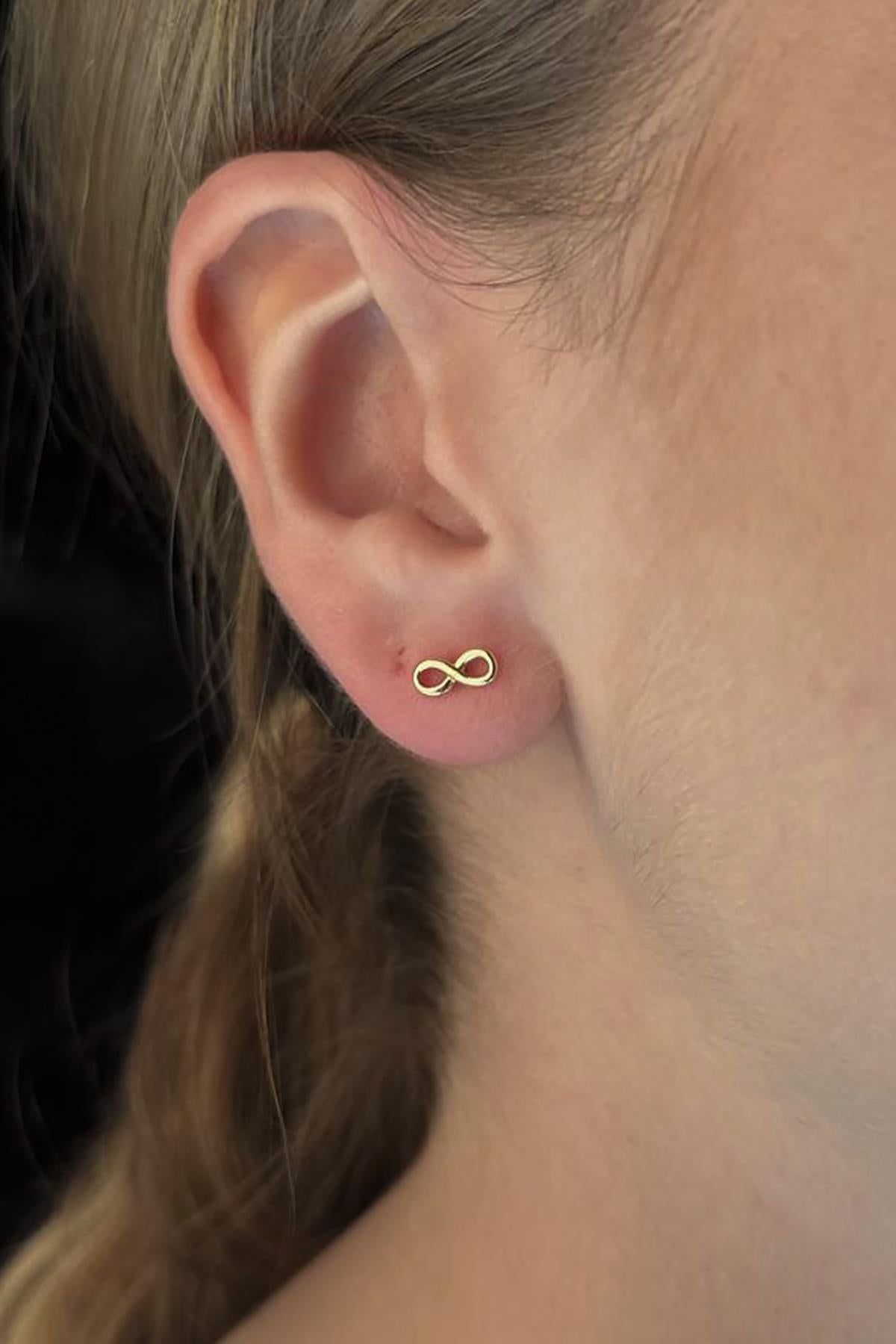 14K Gold İnfinity Shape Stud Earrings