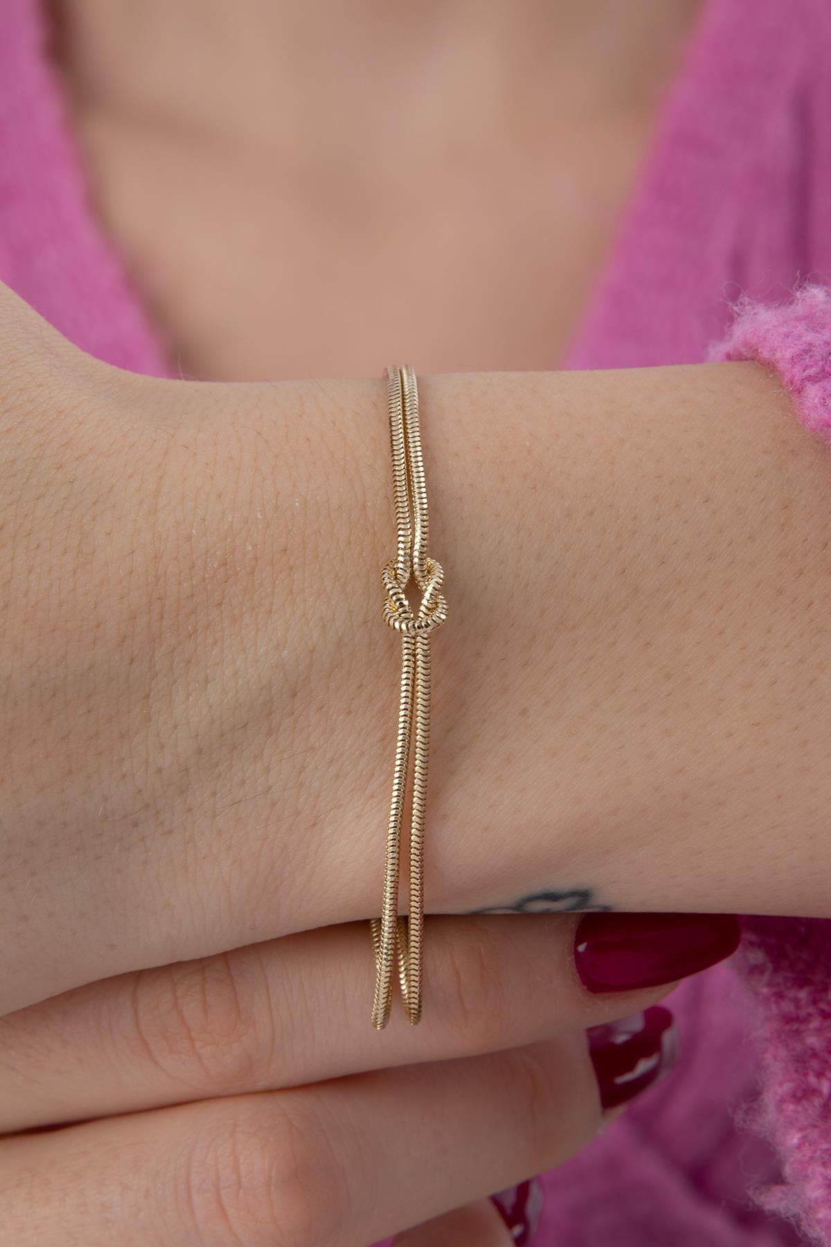 14K Gold Knot Bracelet
