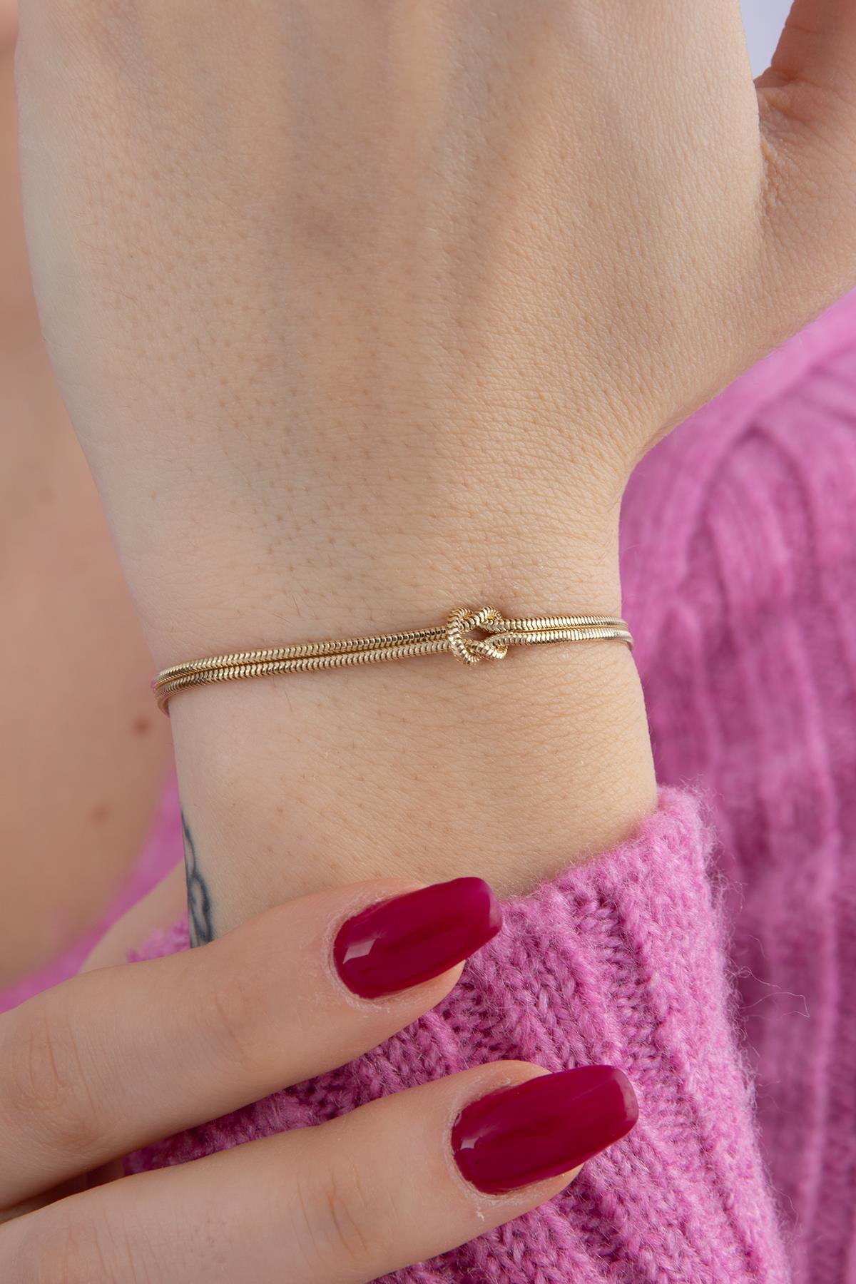 14K Gold Knot Bracelet
