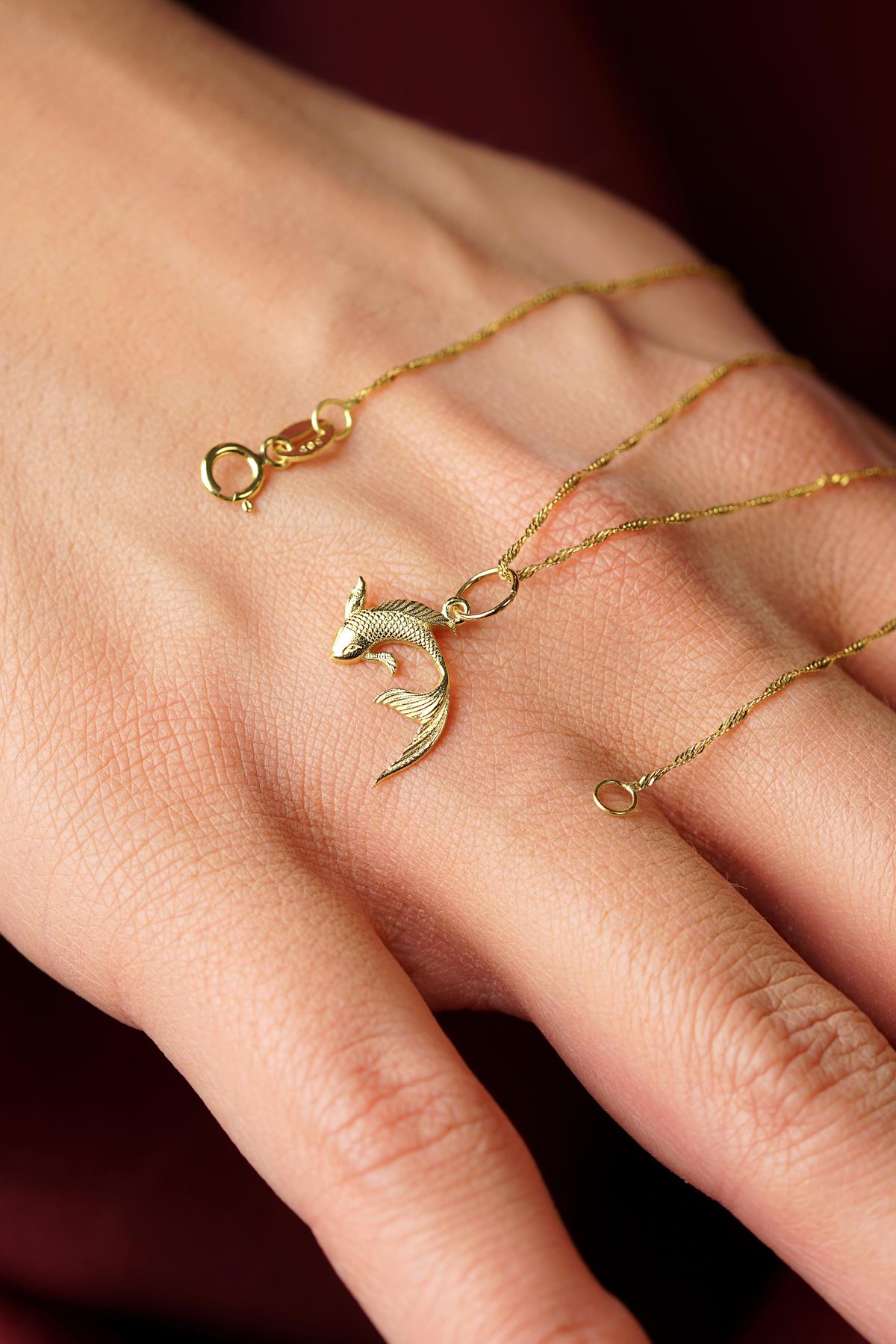 14K Solid Gold Koi Fish Detailed Singapore Chain Necklace