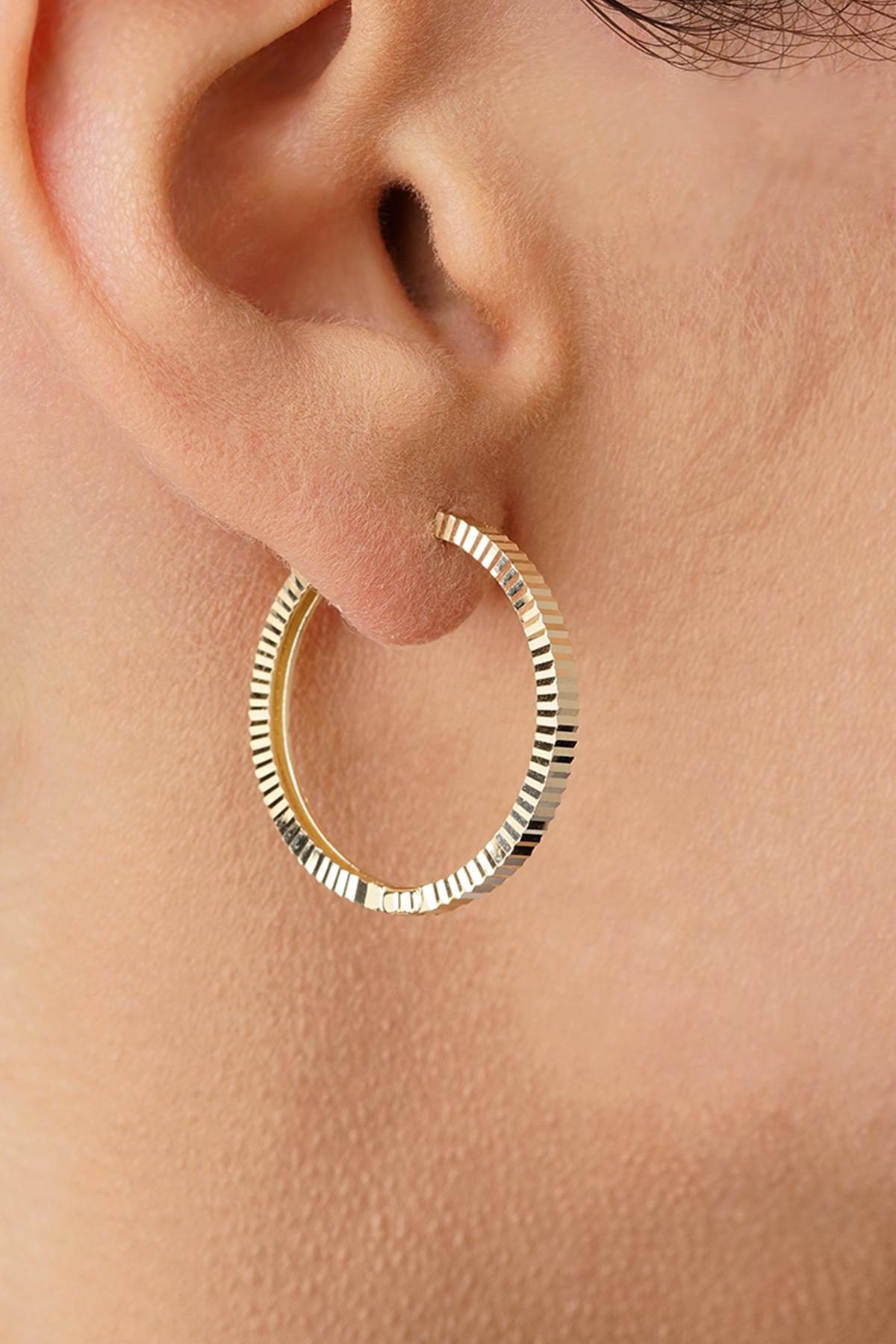 14K Gold Large Diamond-Cut Sparkle Hoops