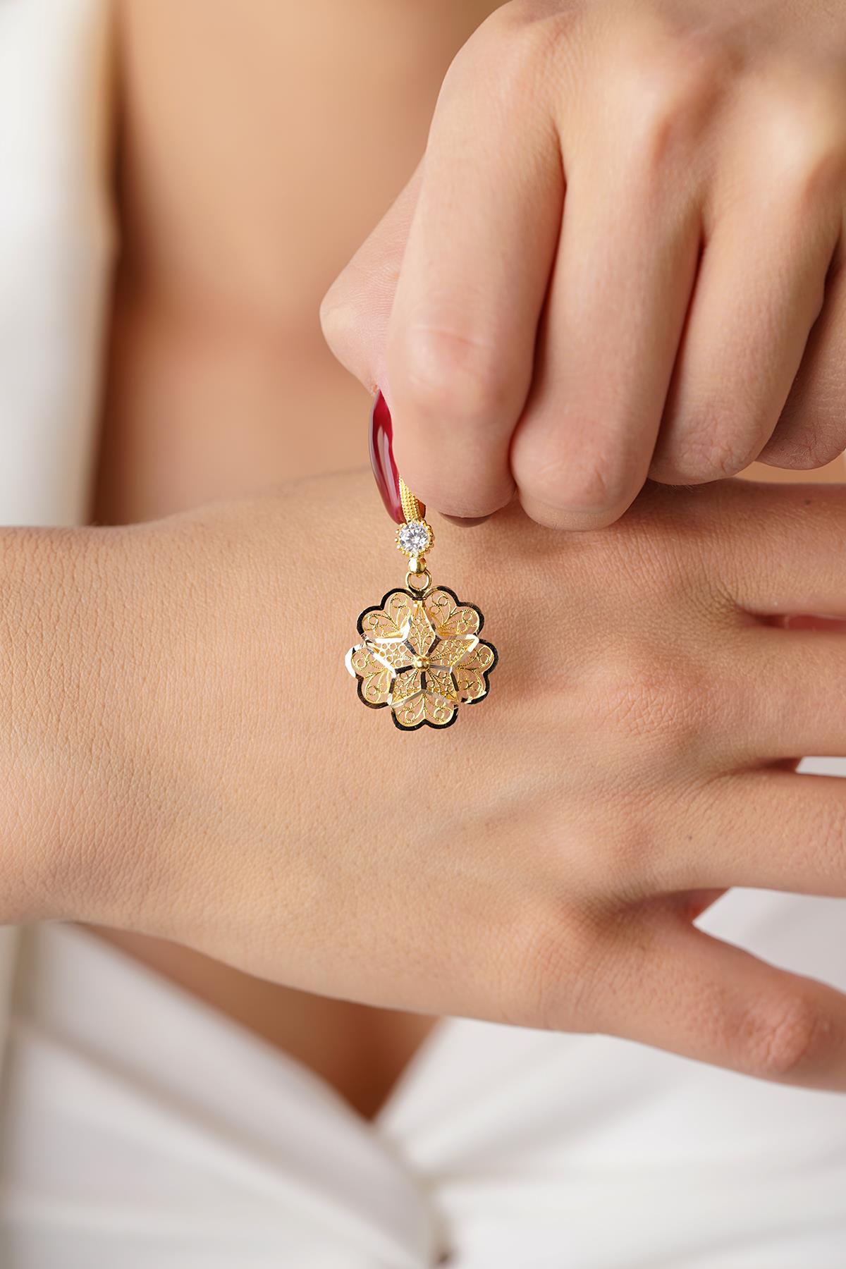 14K Gold Large Filigree Rose Pendant