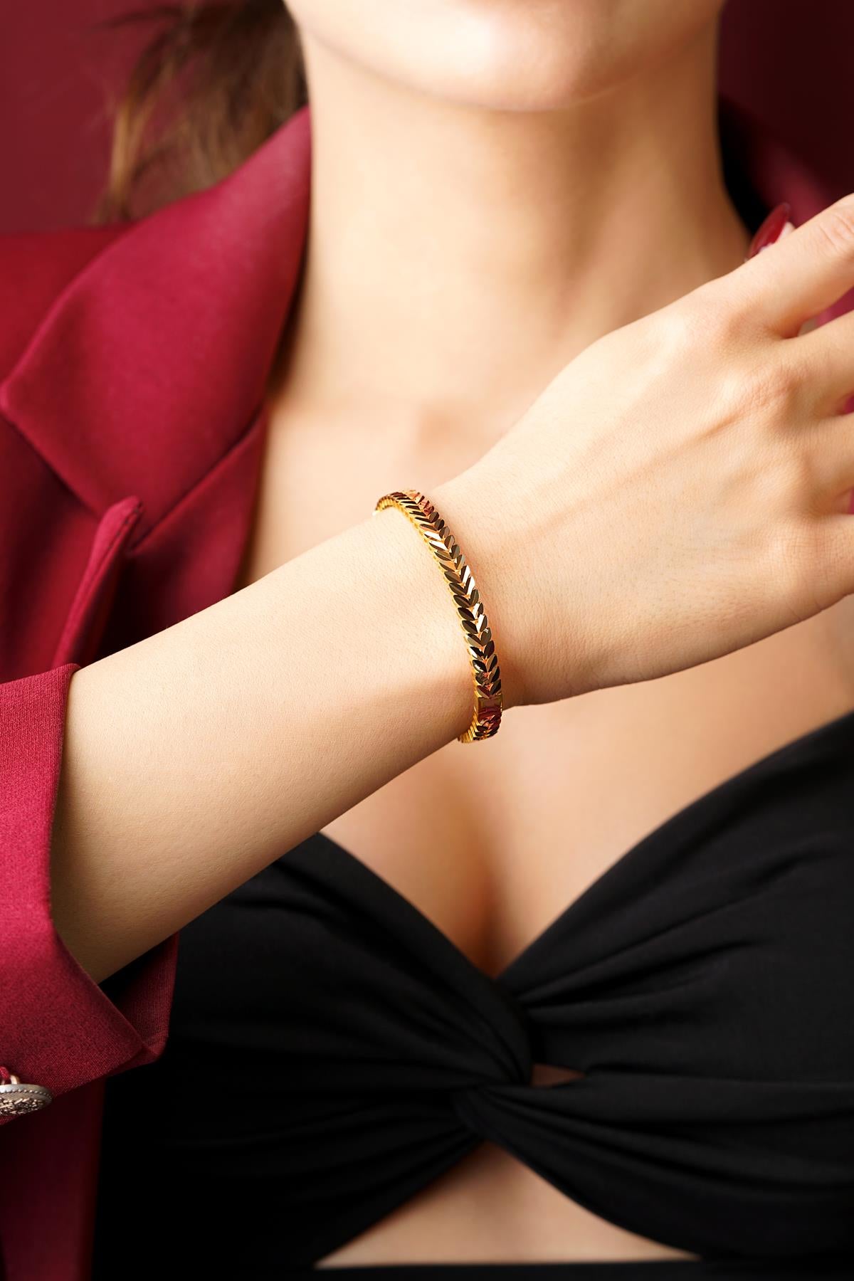 14K Gold Leaf Motif Cuff Bangle