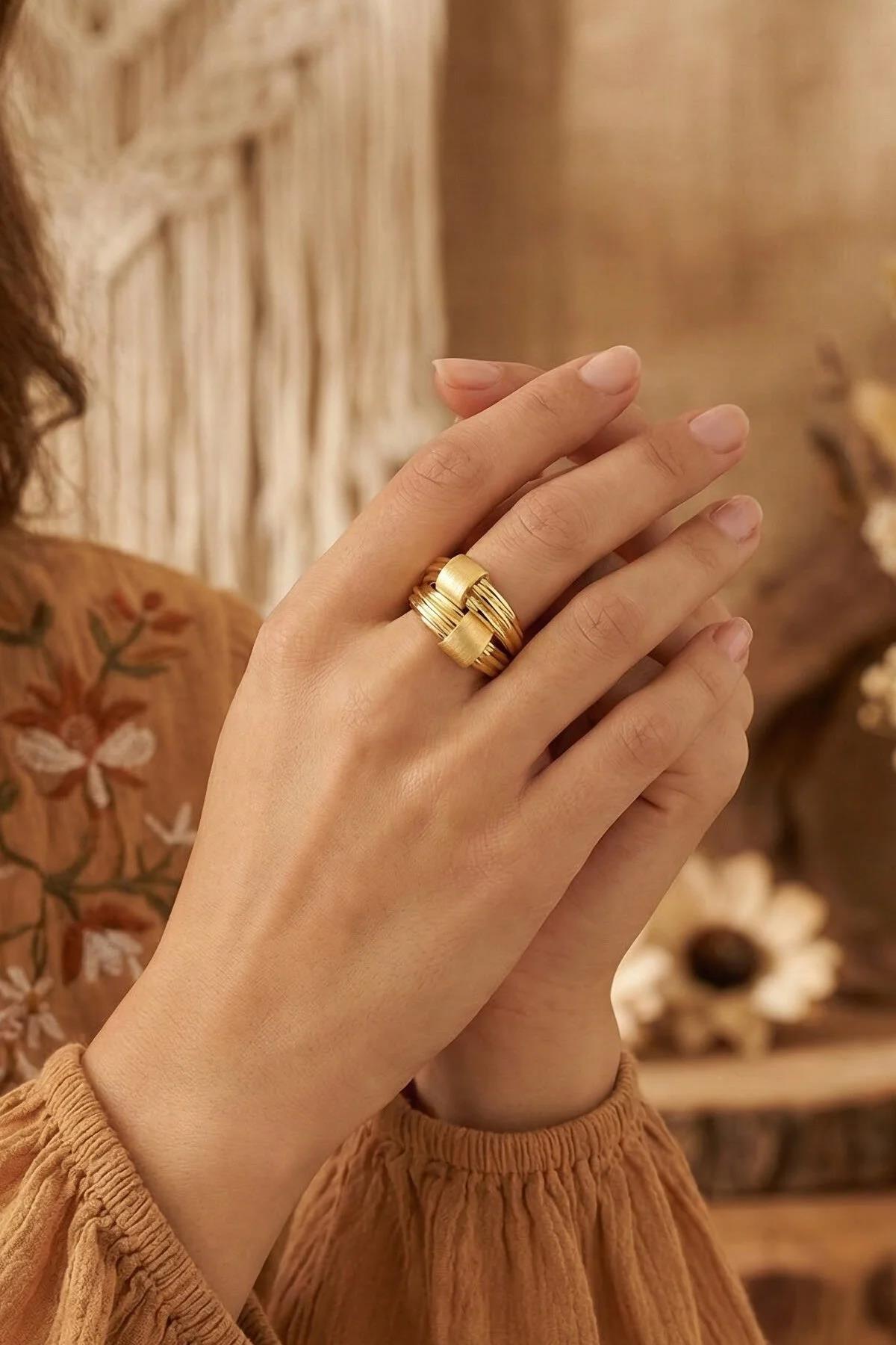 14K Gold Lumina Ring