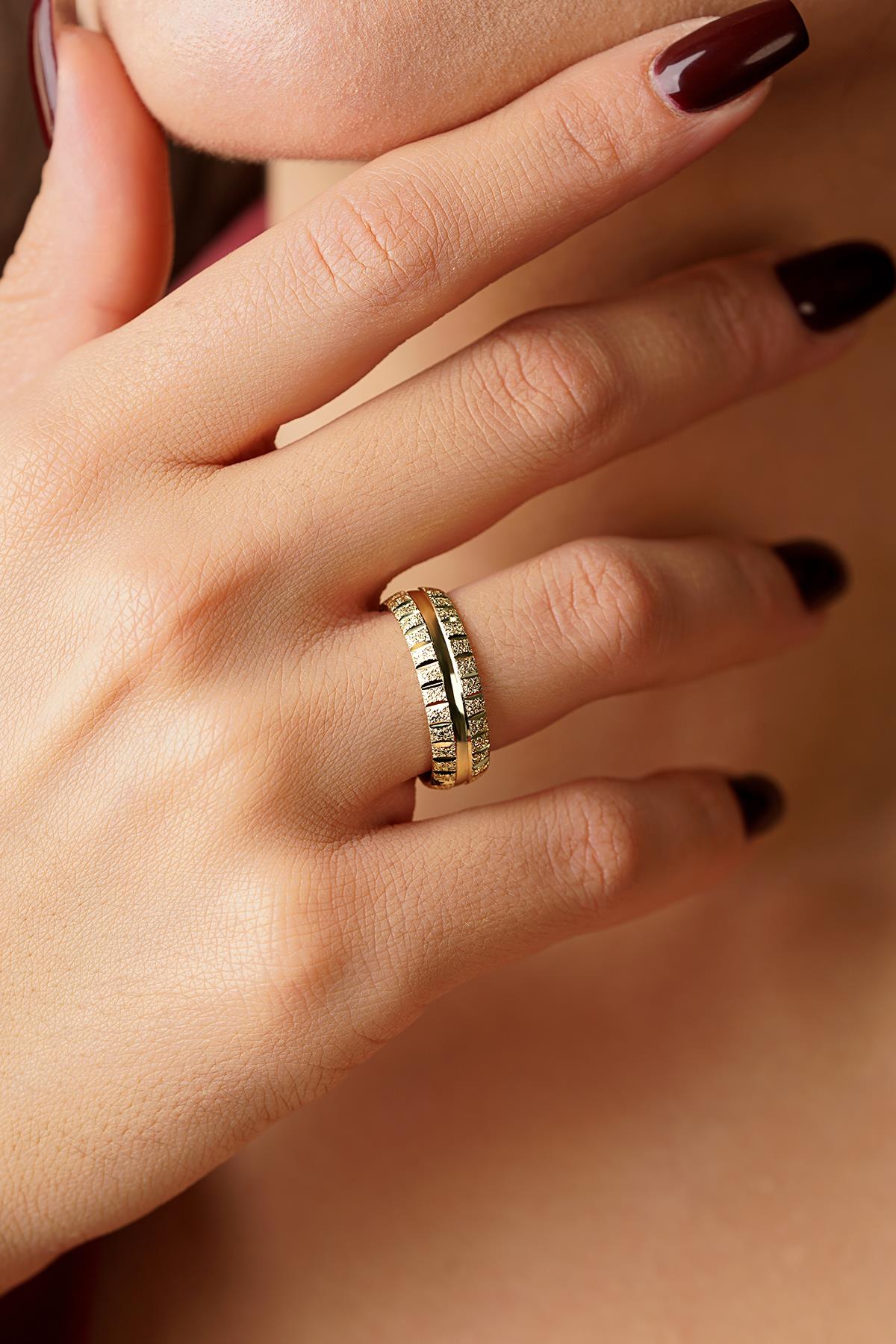 14K Gold Marzipan Wedding Band
