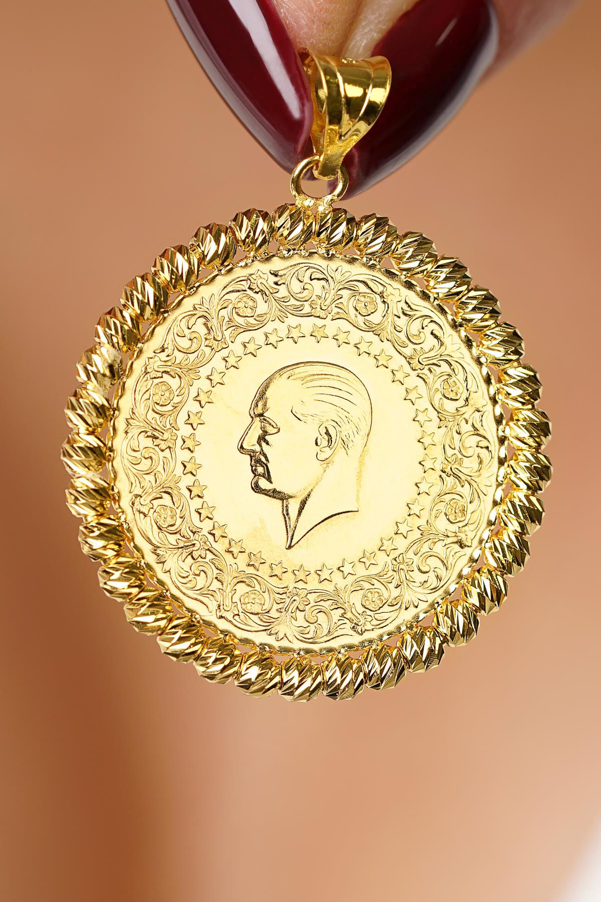14K Gold Medallion Pendant, Beaded Detail