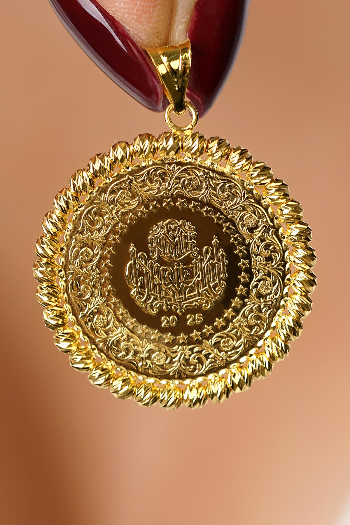 14K Gold Medallion Pendant, Beaded Detail