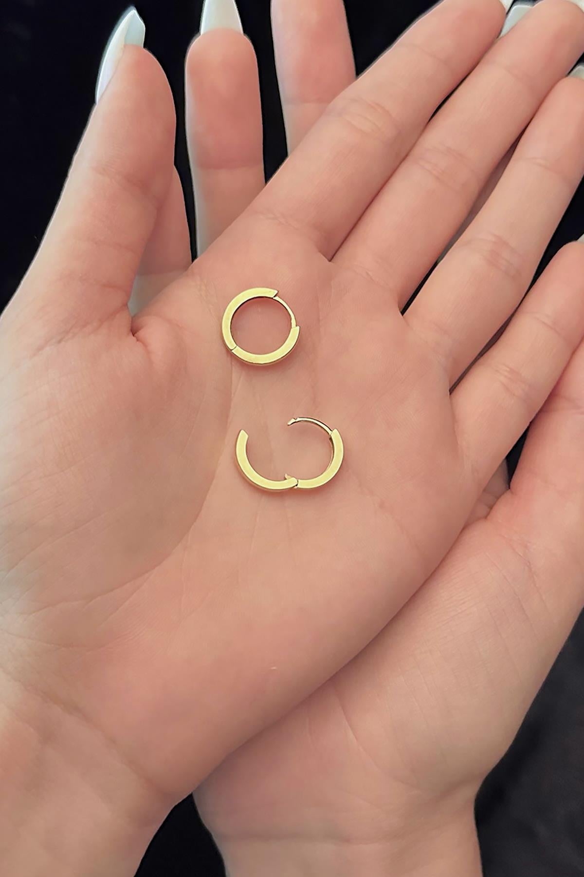 14K Gold Medium Faceted Huggie Earrings