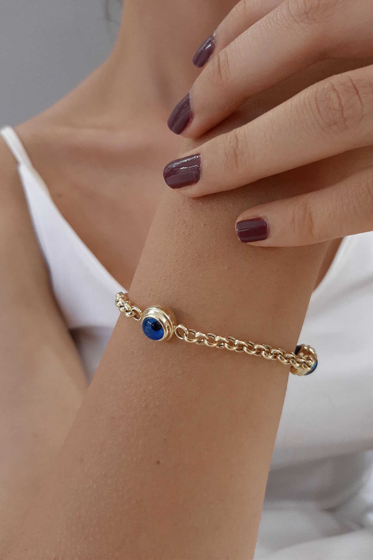 14K Gold Medium Rolo Chain 3 Evil Eye Bracelet