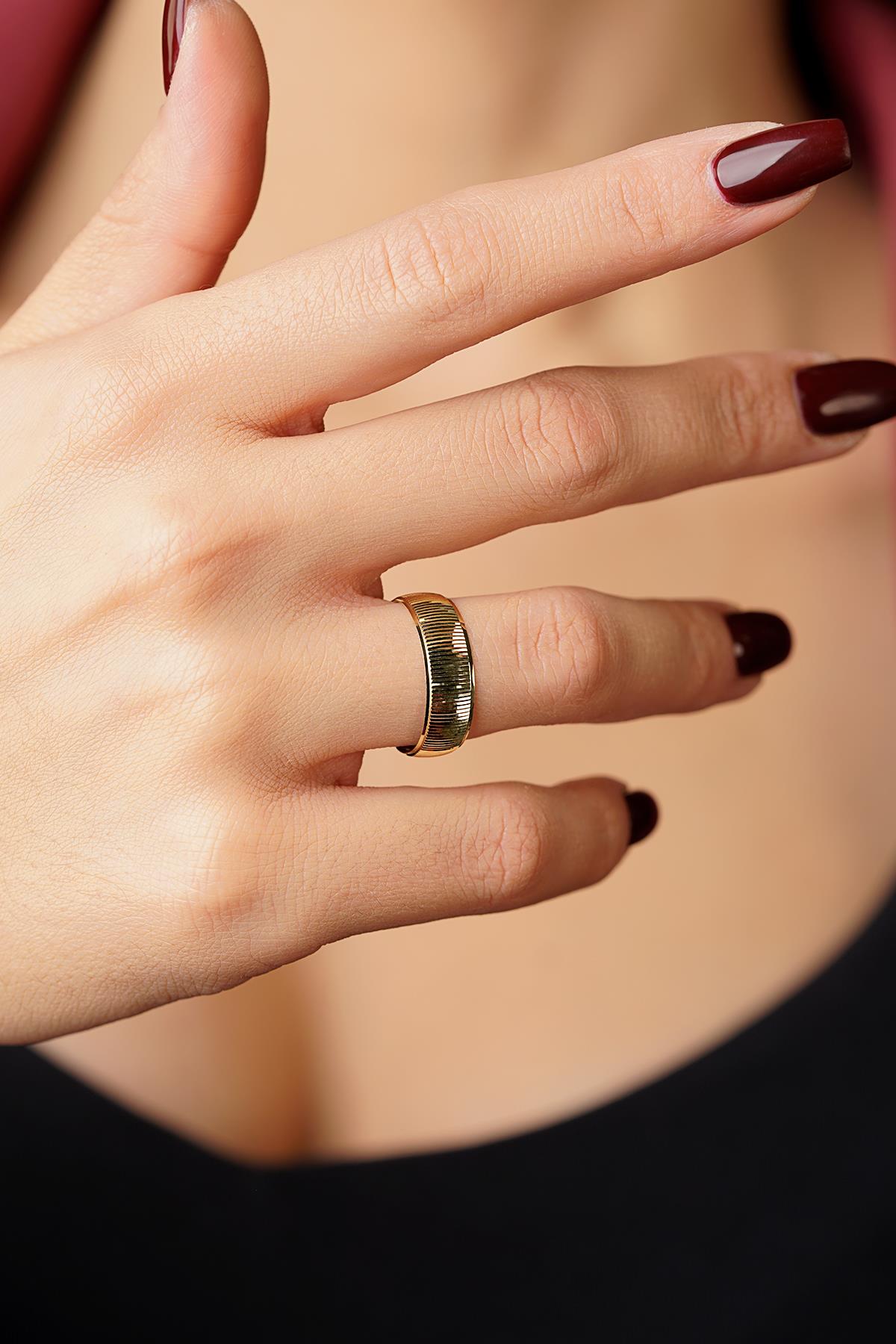 14K Gold Meringue Wedding Band