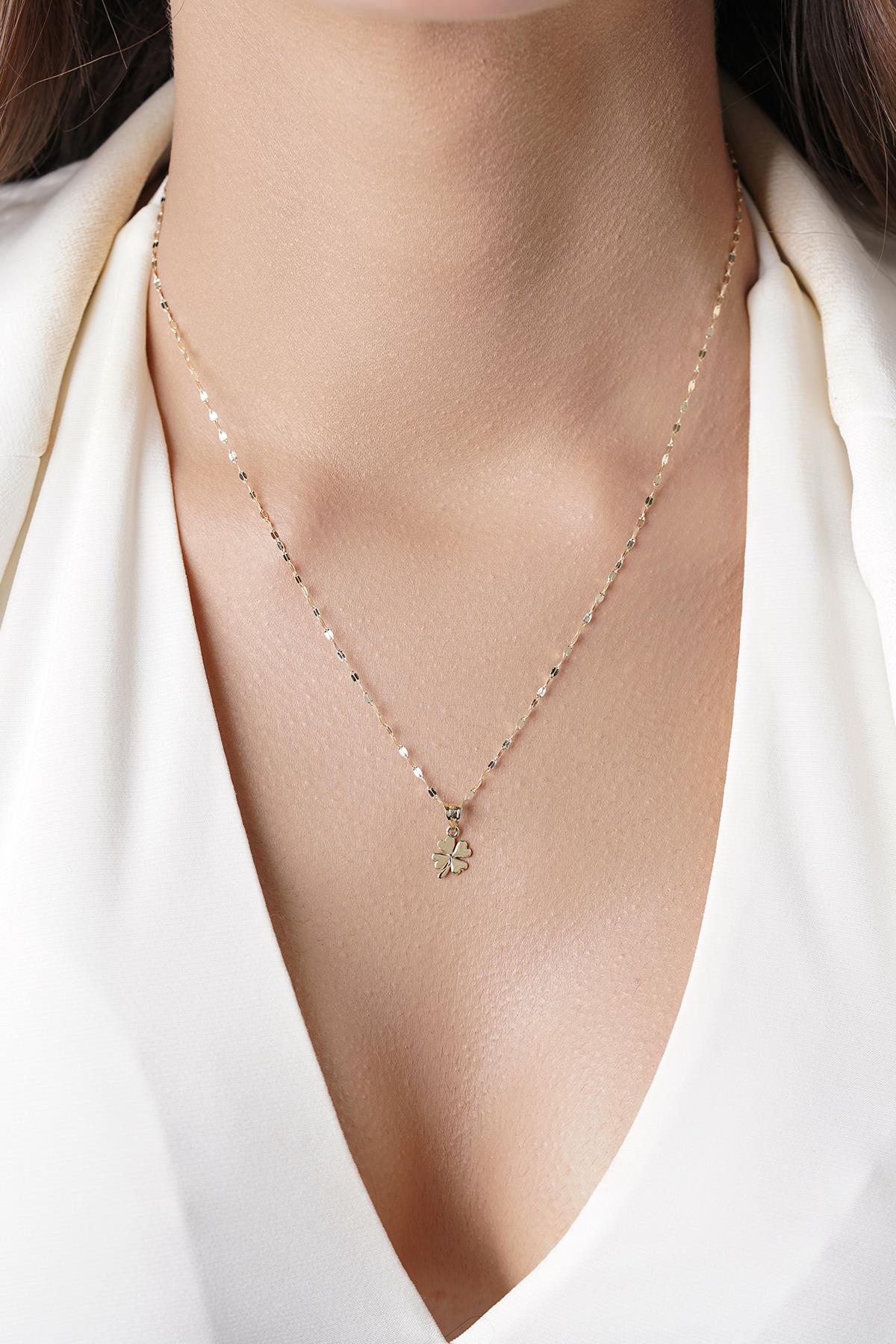 14K Gold Mirror Chain Clover Necklace