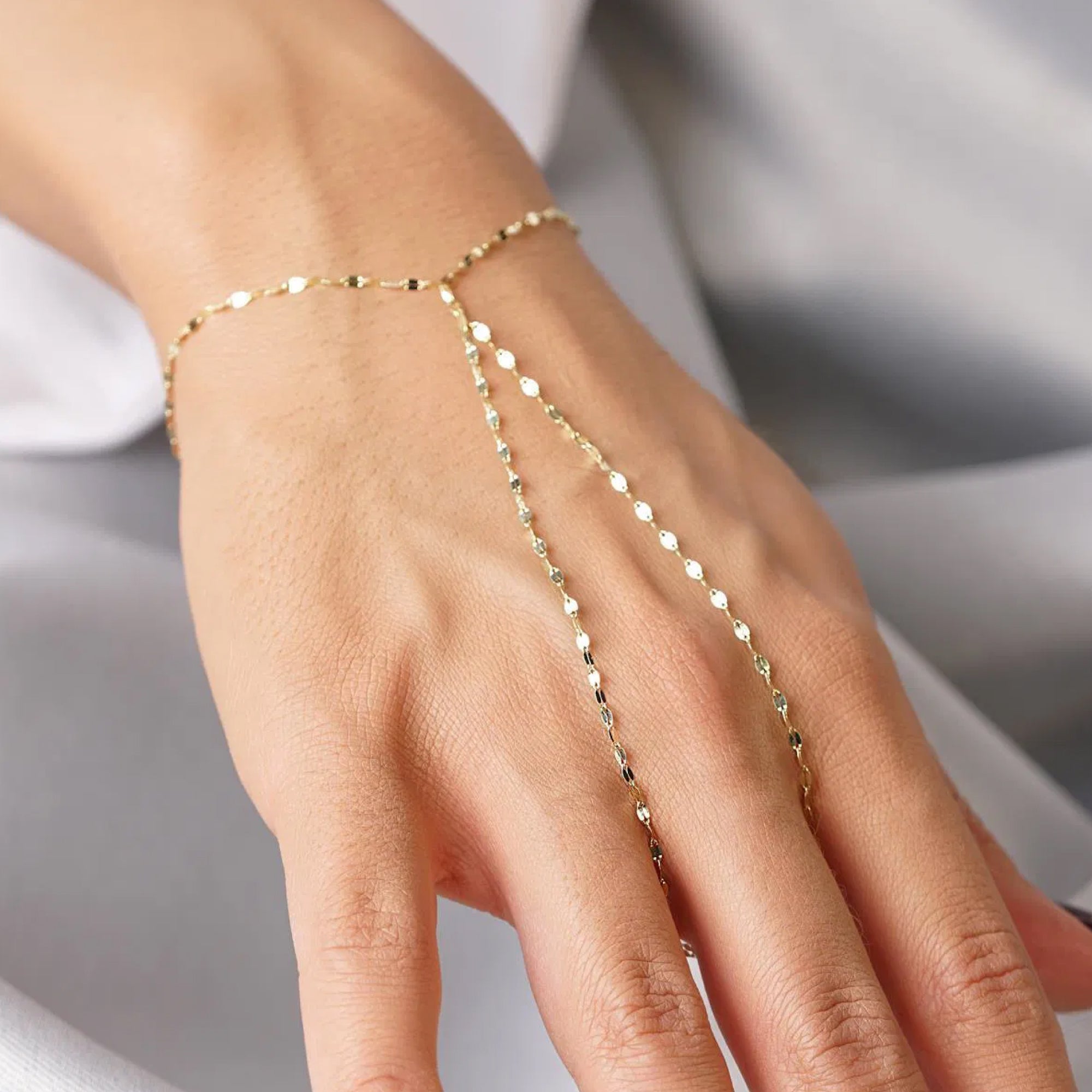 14K Gold Mirror Sparkle Chain Handchain