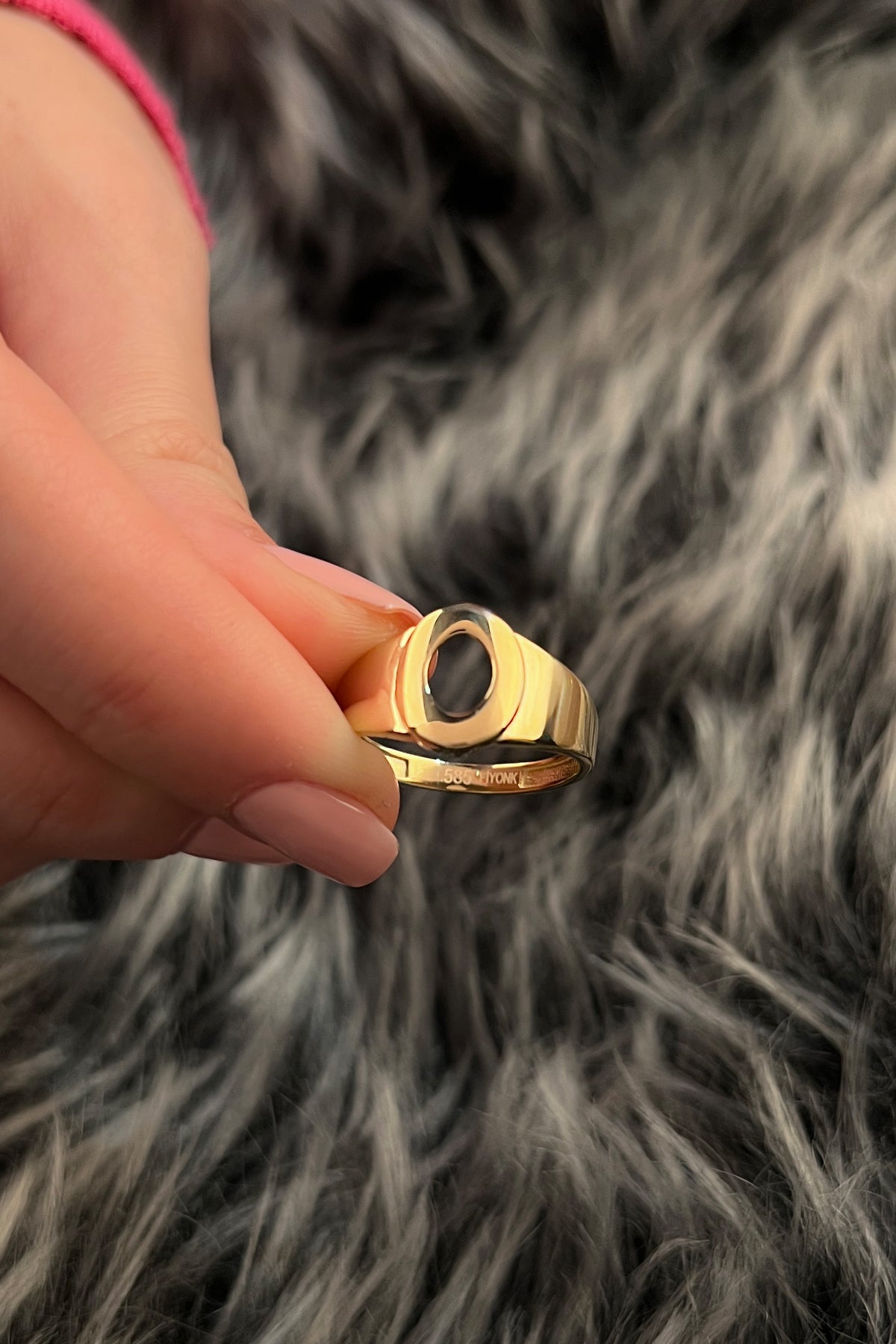 14K Solid Gold O Initial Ring