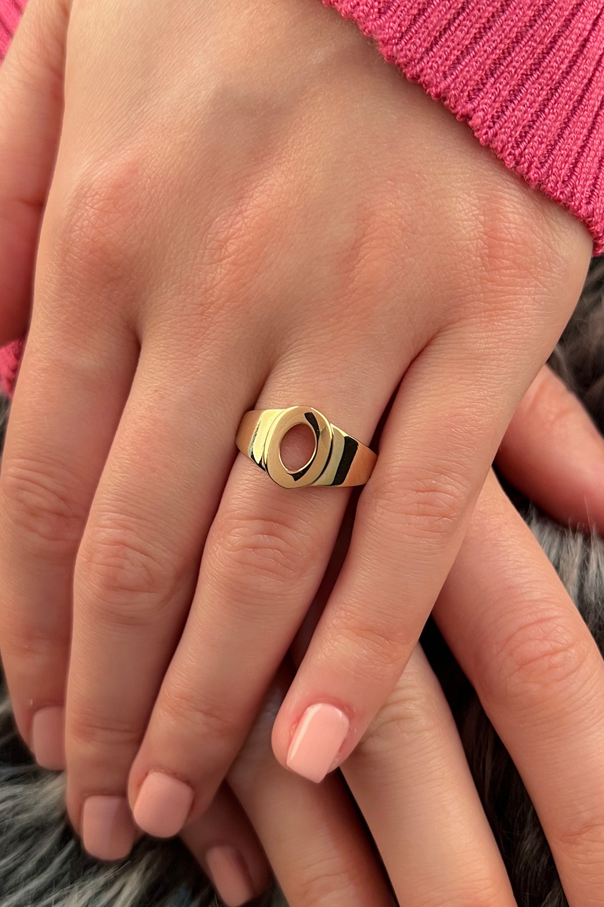 14k Gold O Initial Ring