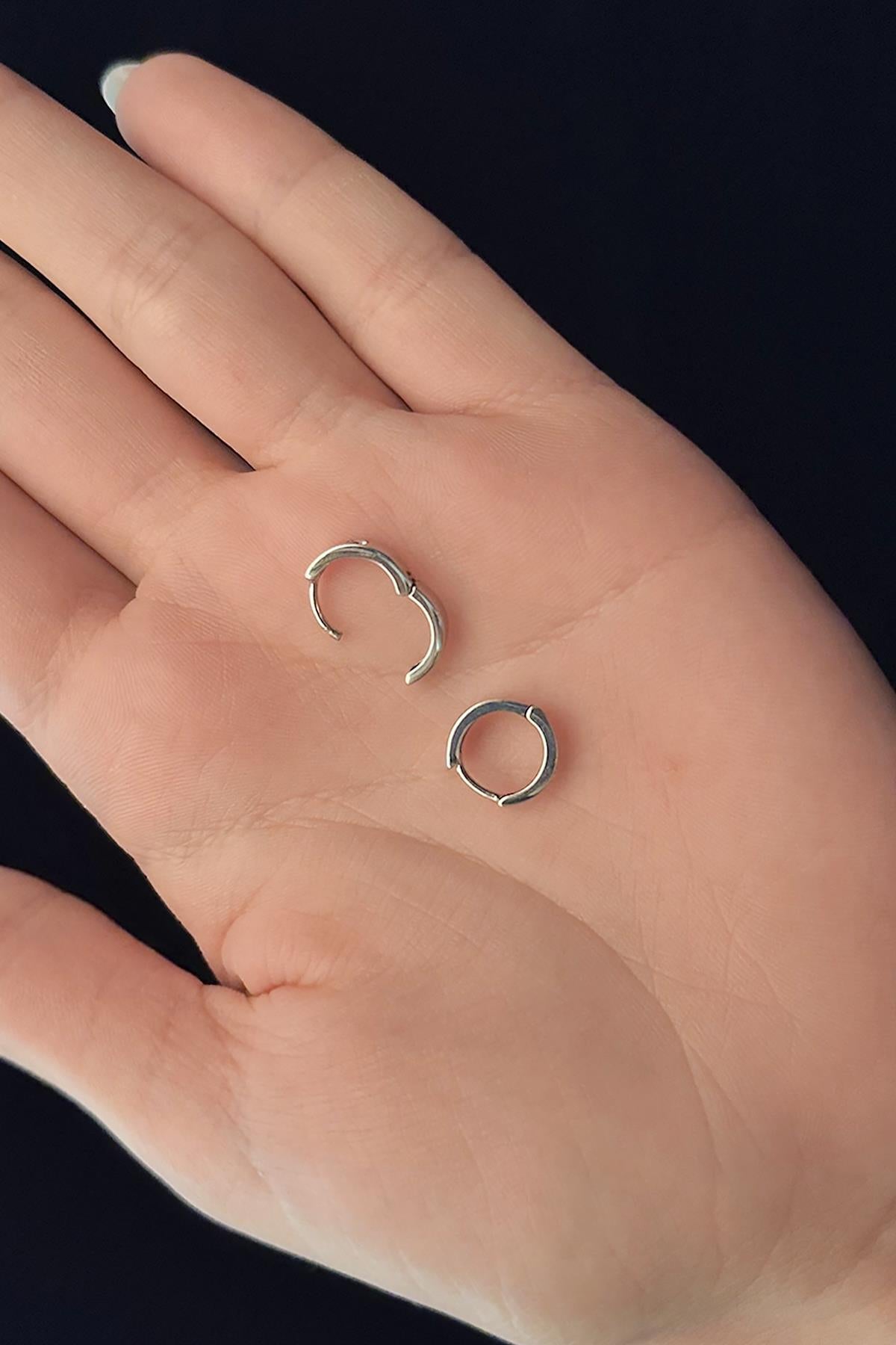 14K Gold One Stone Huggie Earrings