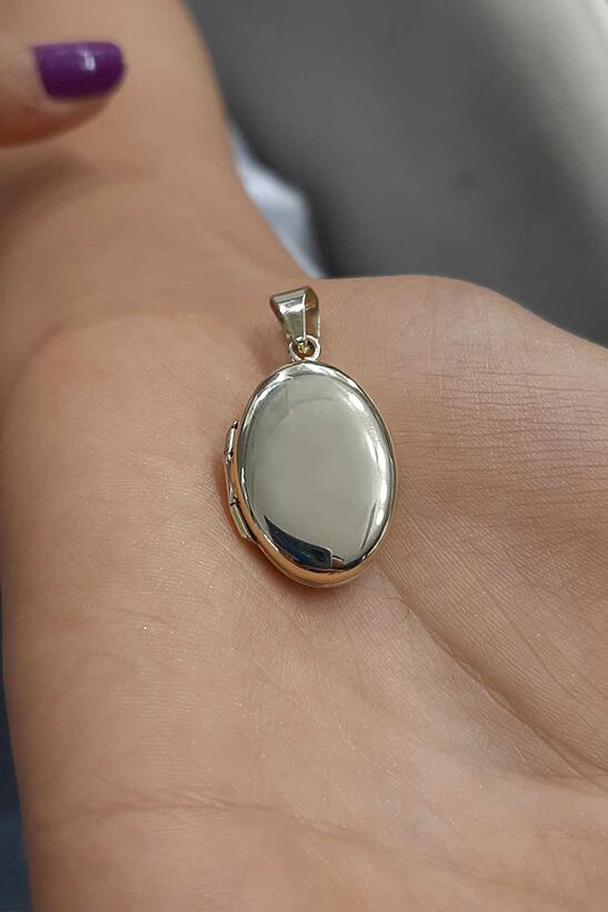 14K Gold Oval With Open Locket Charm
