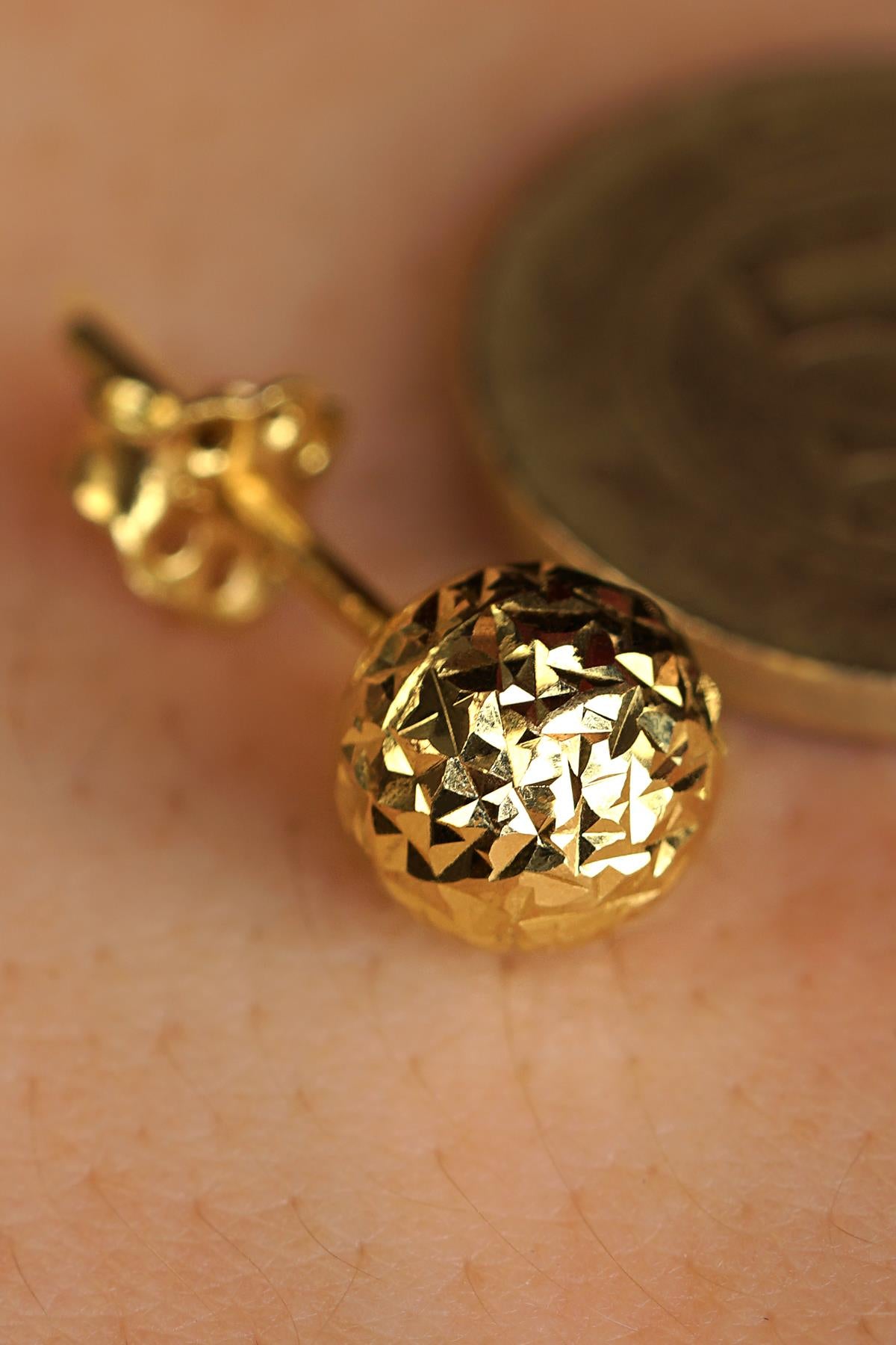 14K Gold Patterned Ball Men’s Earring