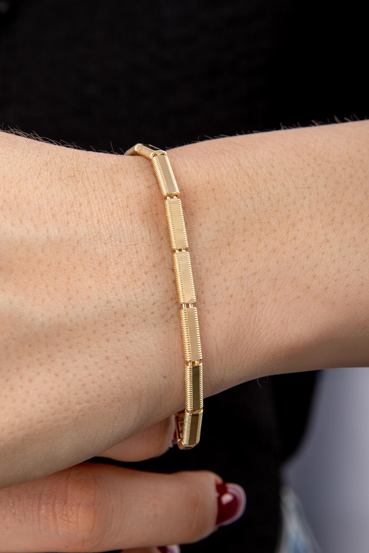 14K Gold Patterned Bracelet