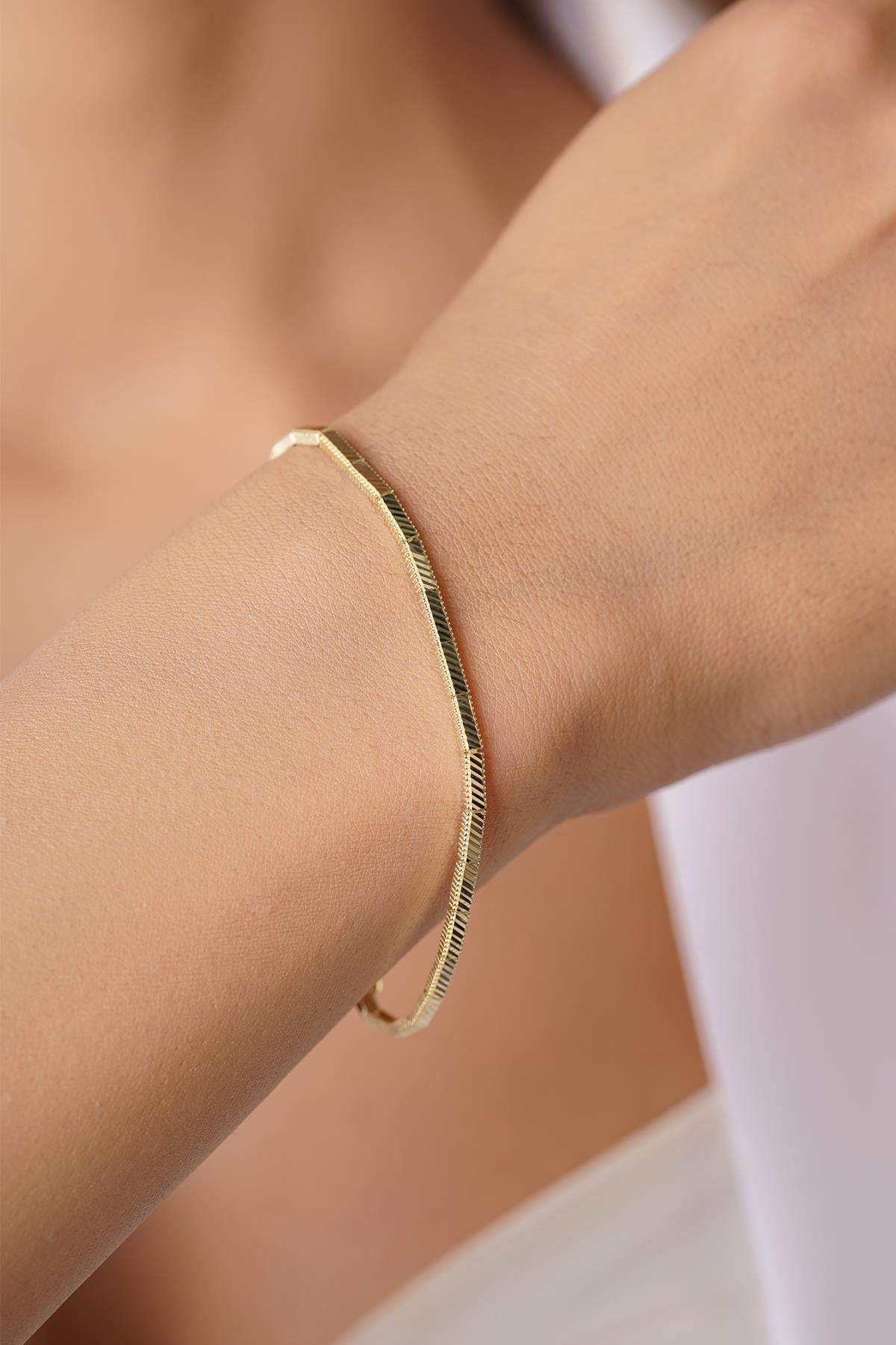 14K Gold Pen-Carved Ajda Bracelet