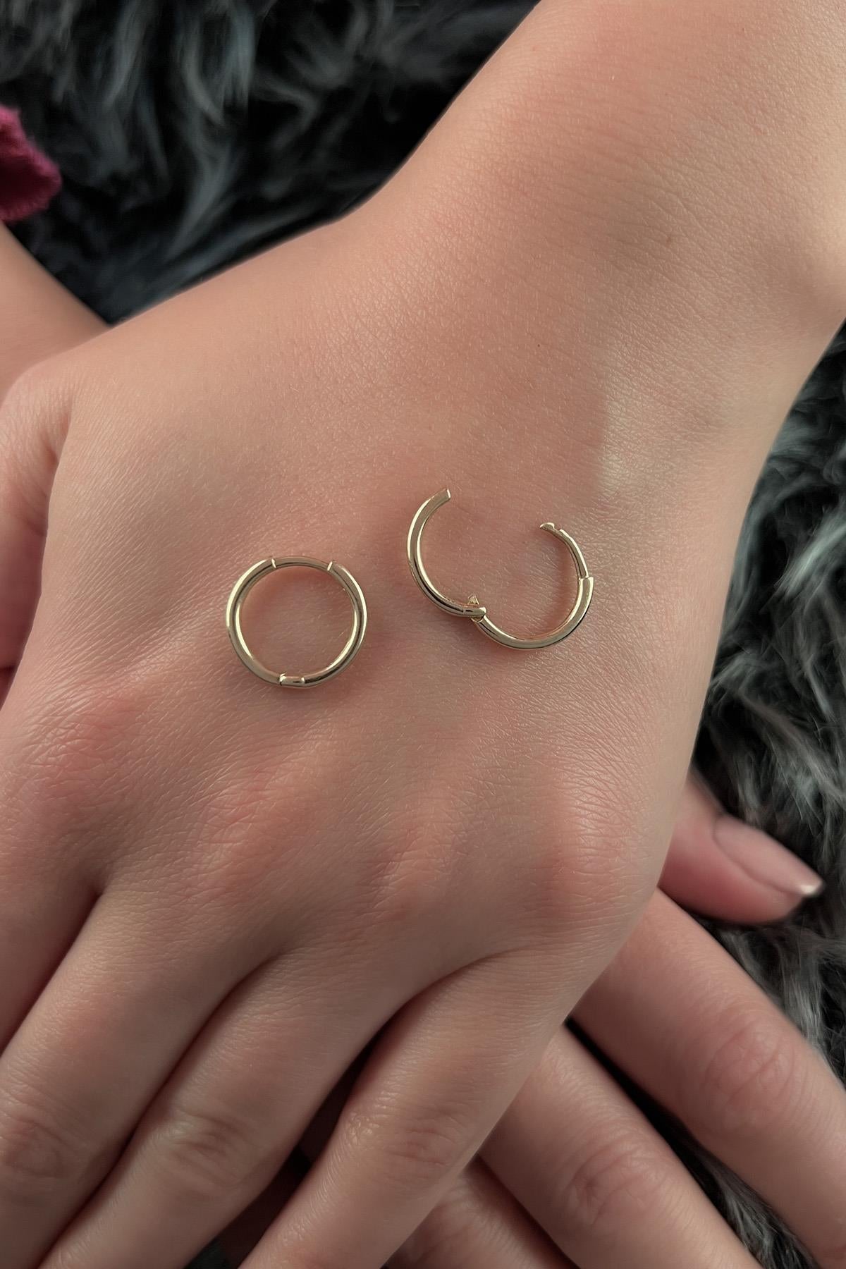 14K Gold Plain Hoop Earrings