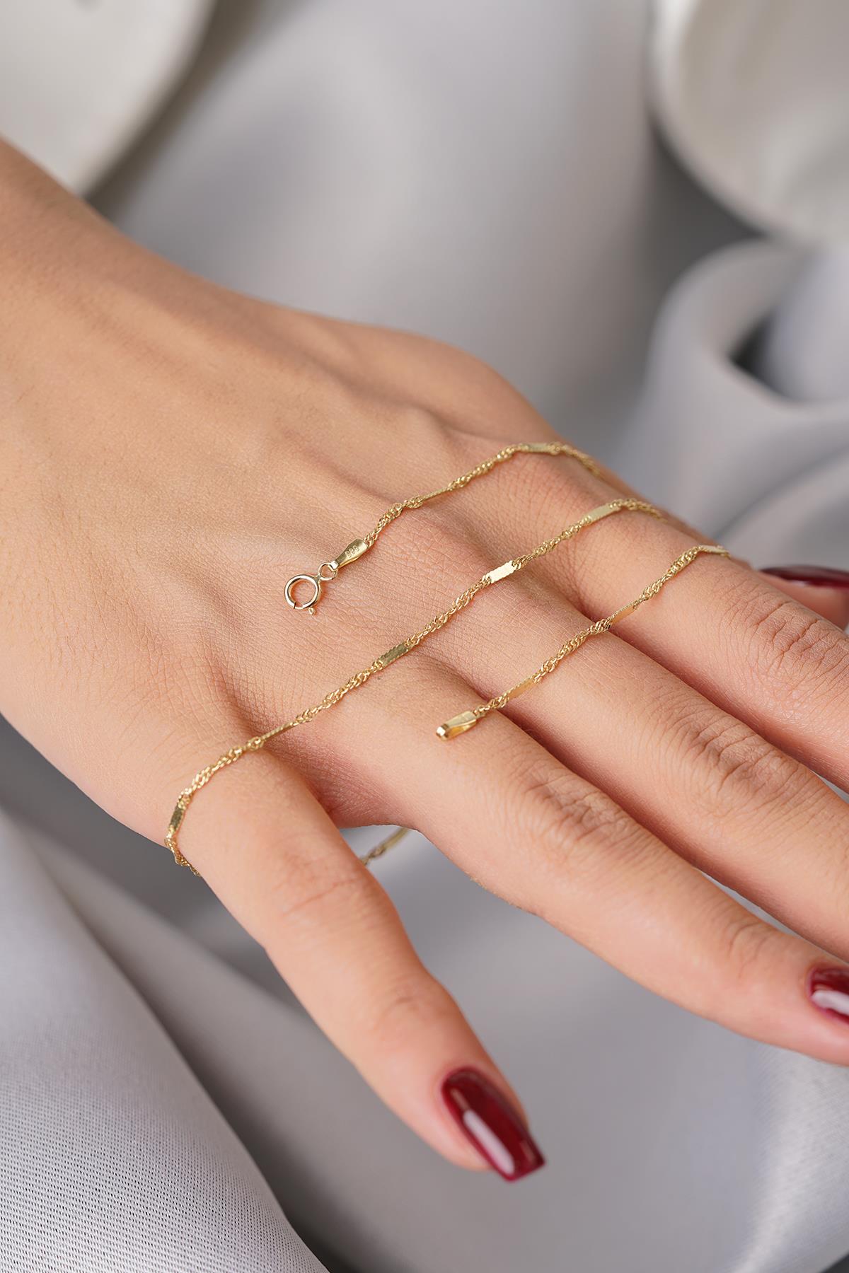 14K Gold Plate Detail Singapore Chain Necklace