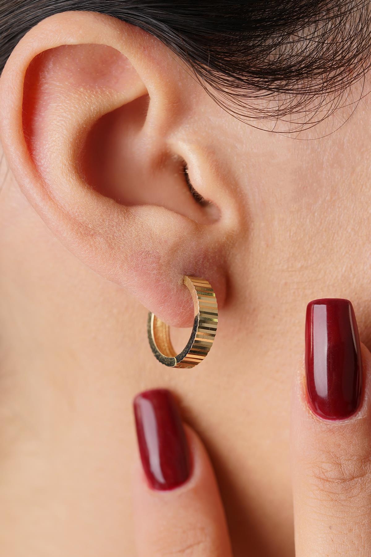 14K Gold Polished Hoop Earrings