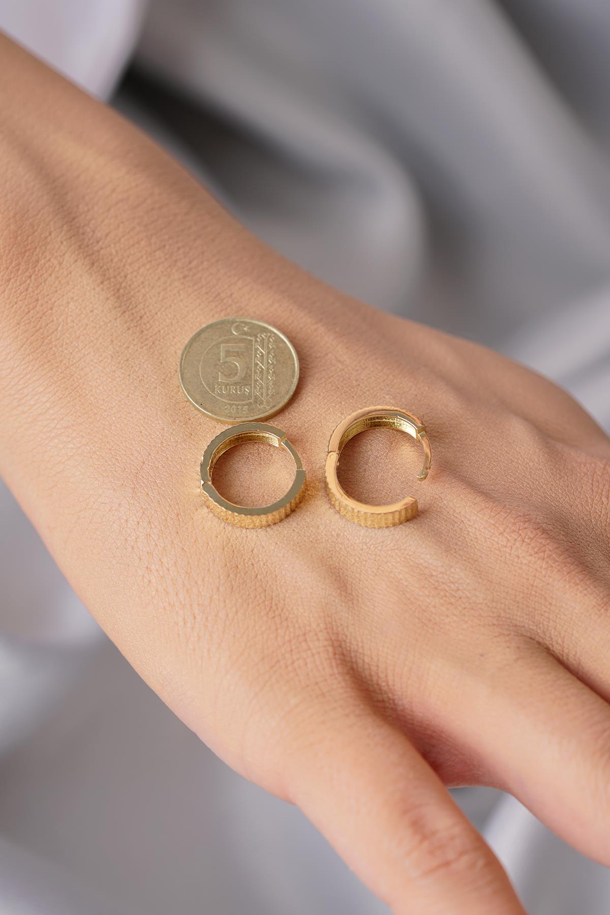 14K Gold Polished Hoop Earrings