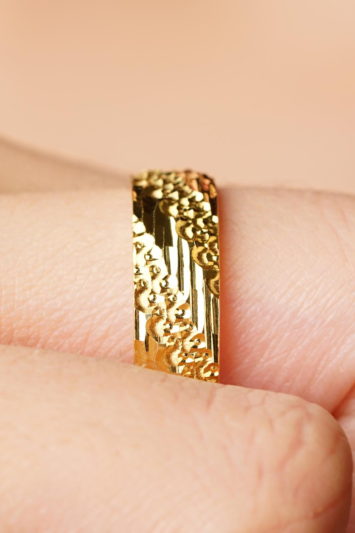 14K Gold Promessa Wedding Band