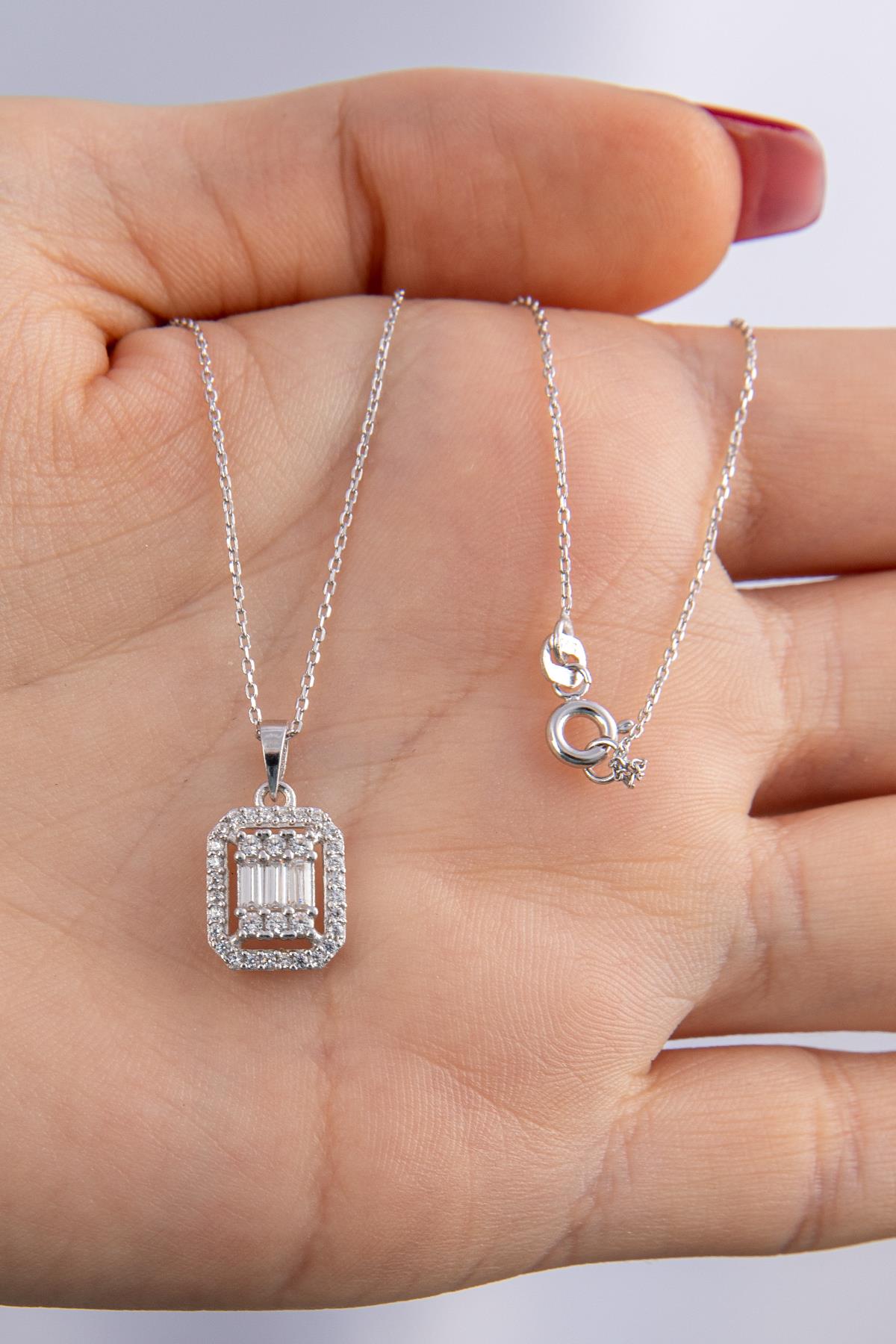 14K Gold Puff Four Leaf Clover Necklace