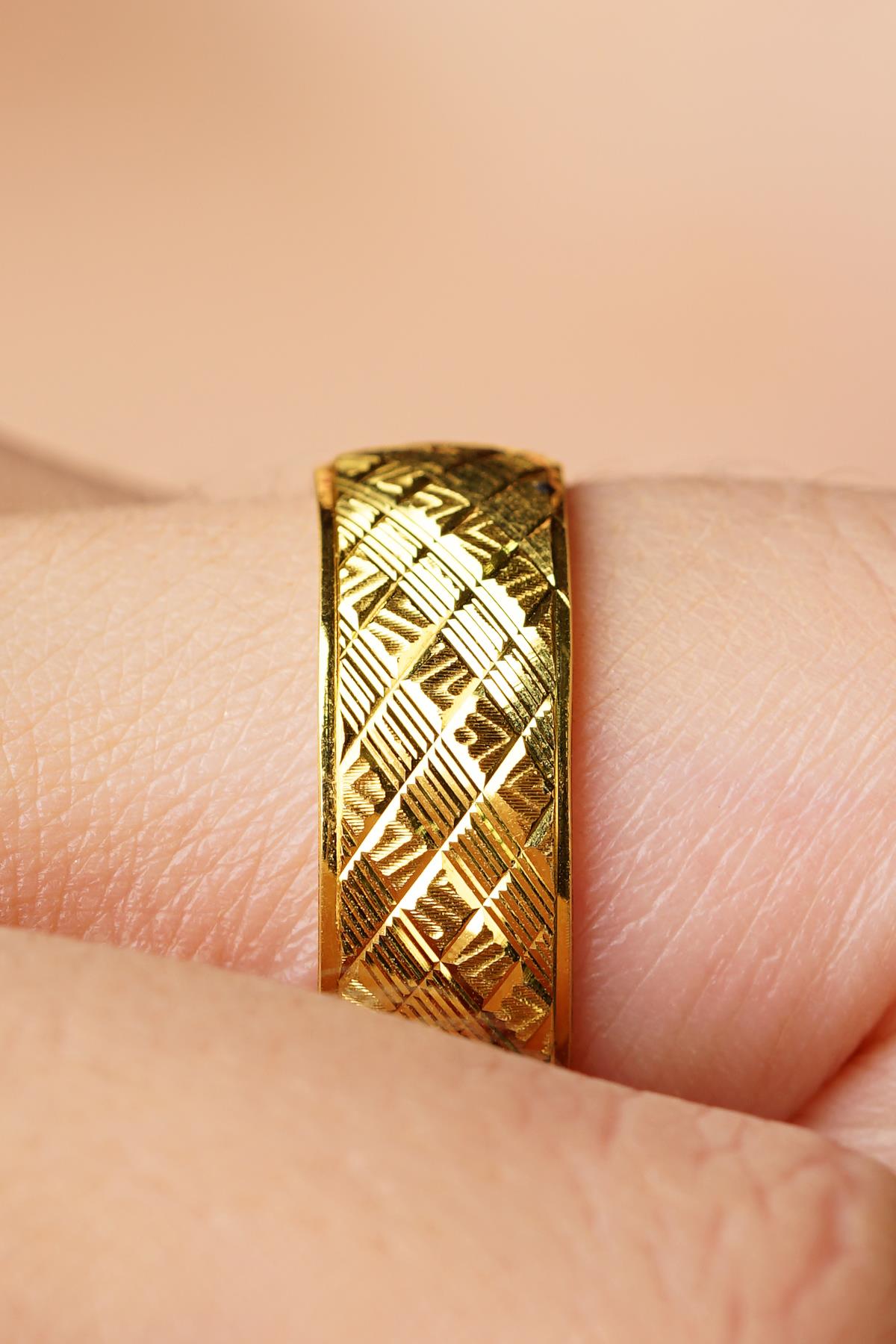 14K Gold Pura Wedding Band