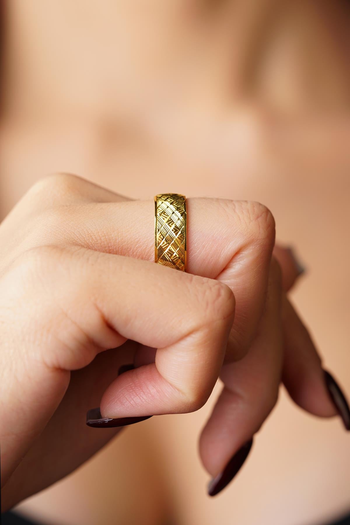14K Gold Pura Wedding Band