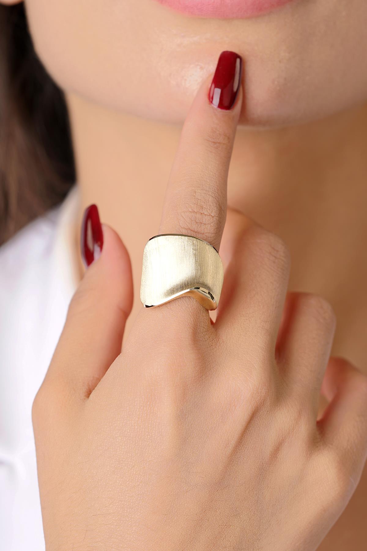 14K Gold Rina Minimalist Band Ring
