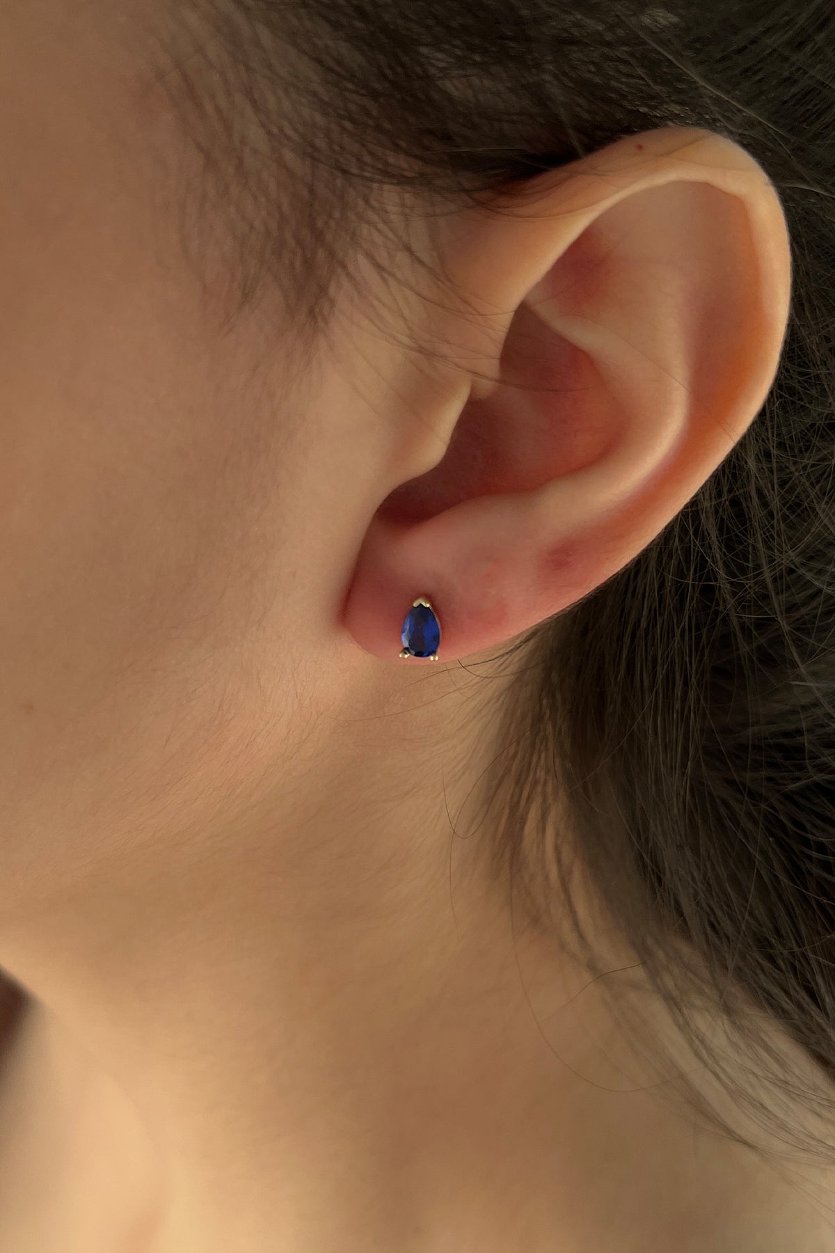 14K Gold Root Sapphire Stone Drop Shape Stud Earrings