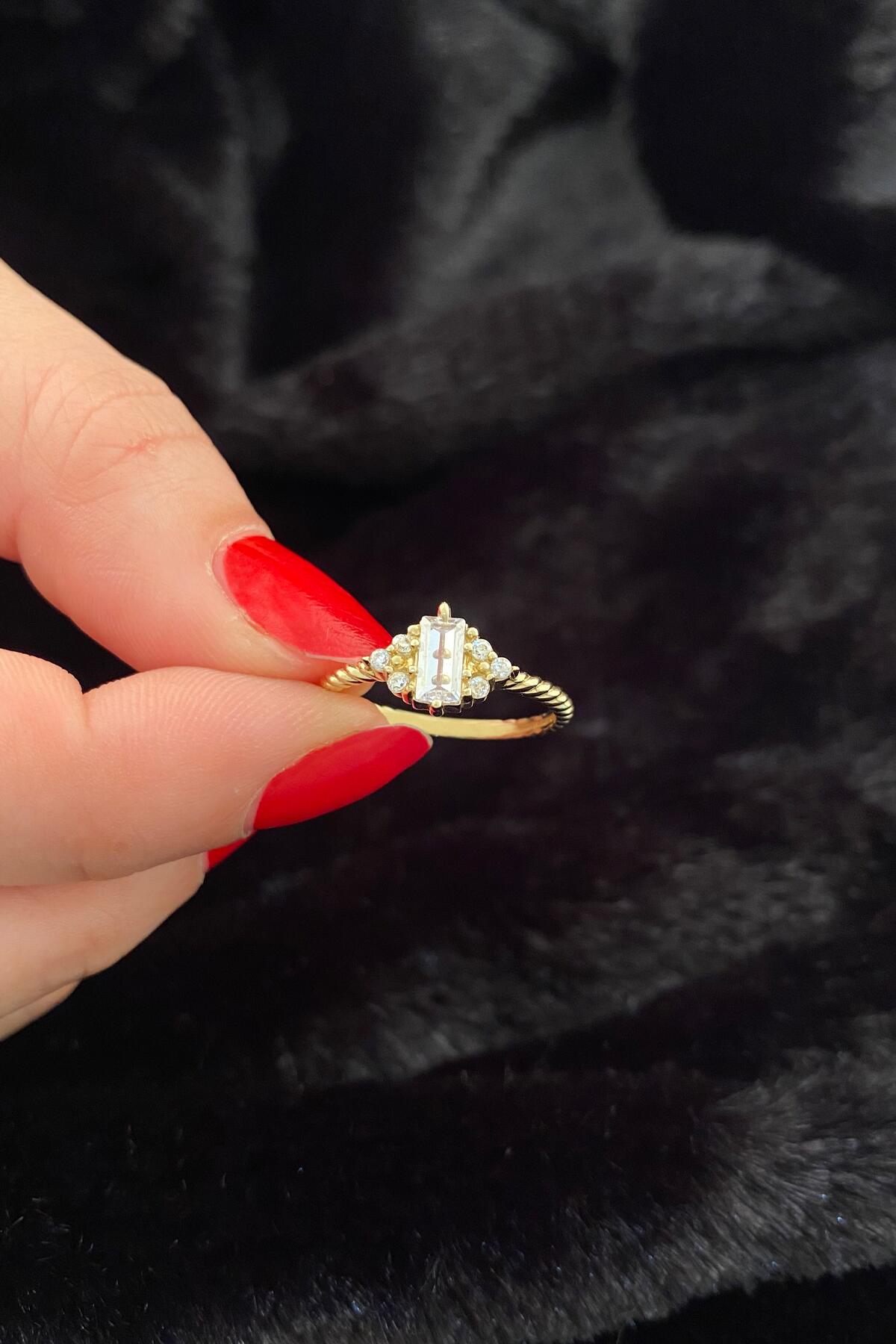 14K Gold Rope Solitaire Baguette With 3 Stone Ring