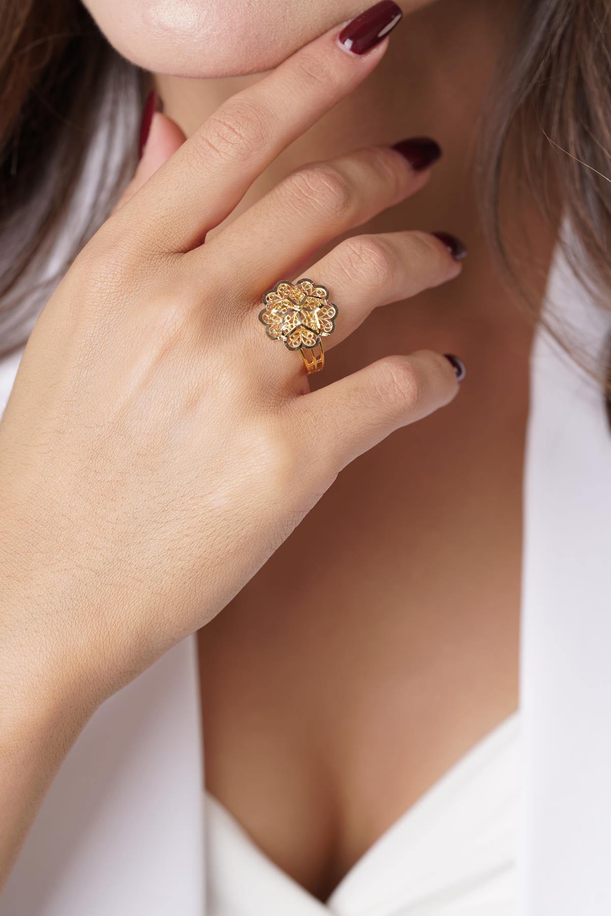 14K Gold Rose Motif Filigree Ring – Mother’s Ring