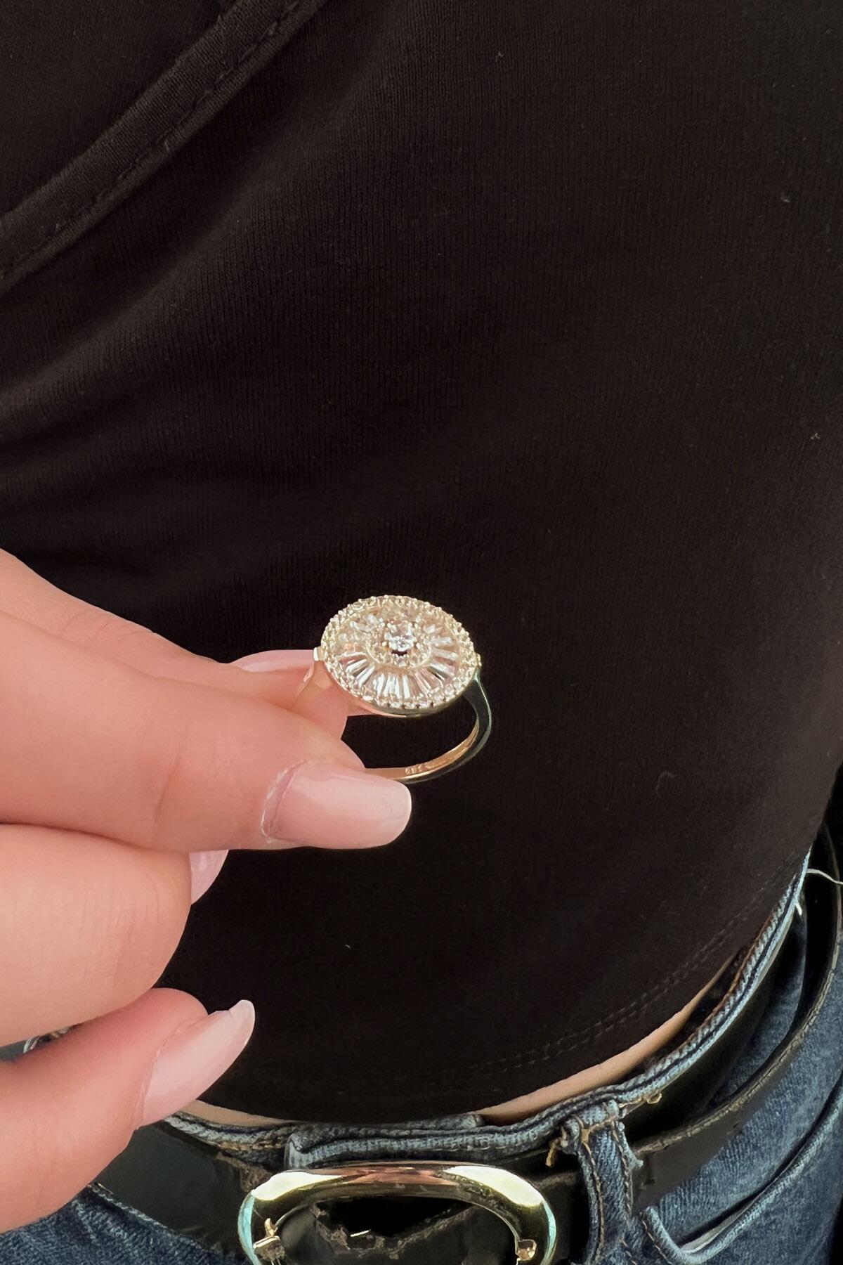 14K Gold Round Baguette Ring