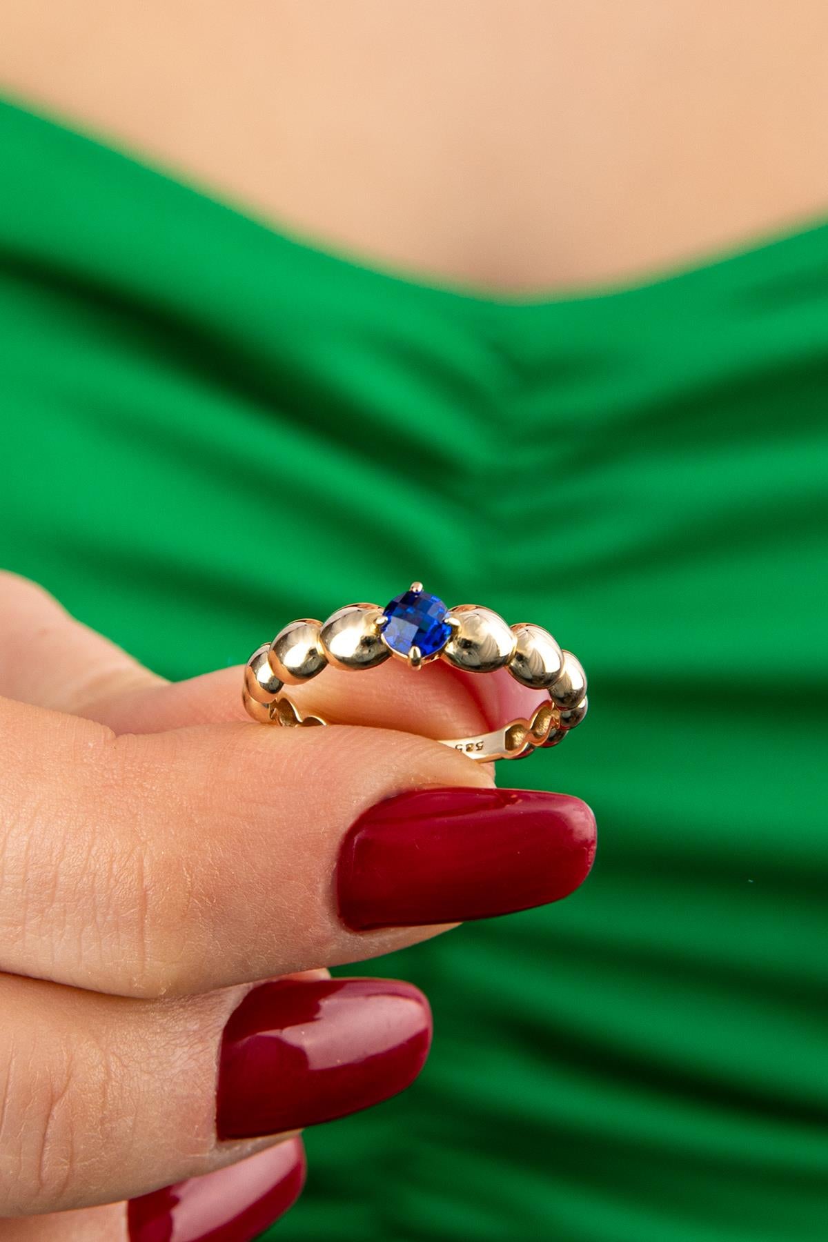 14K Gold Sapphire Stone Domed Ring