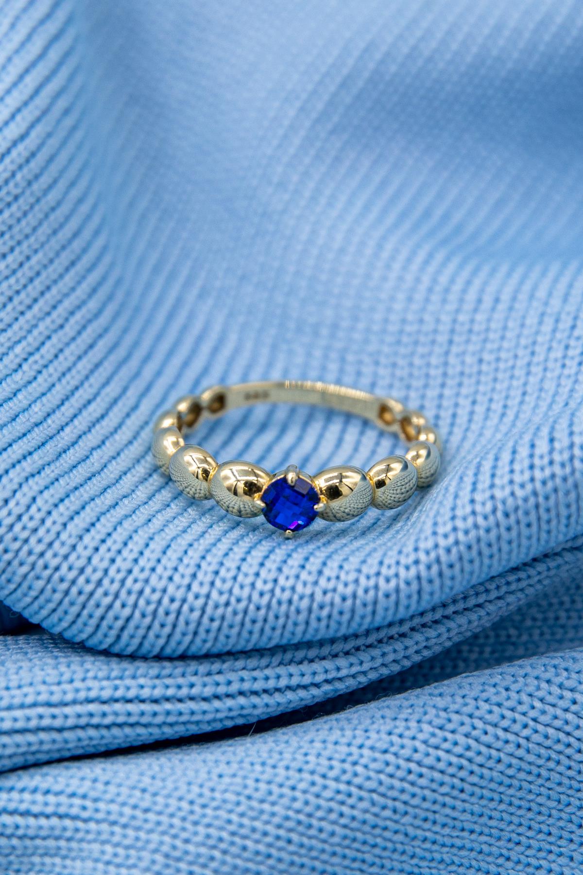 14K Gold Sapphire Stone Domed Ring