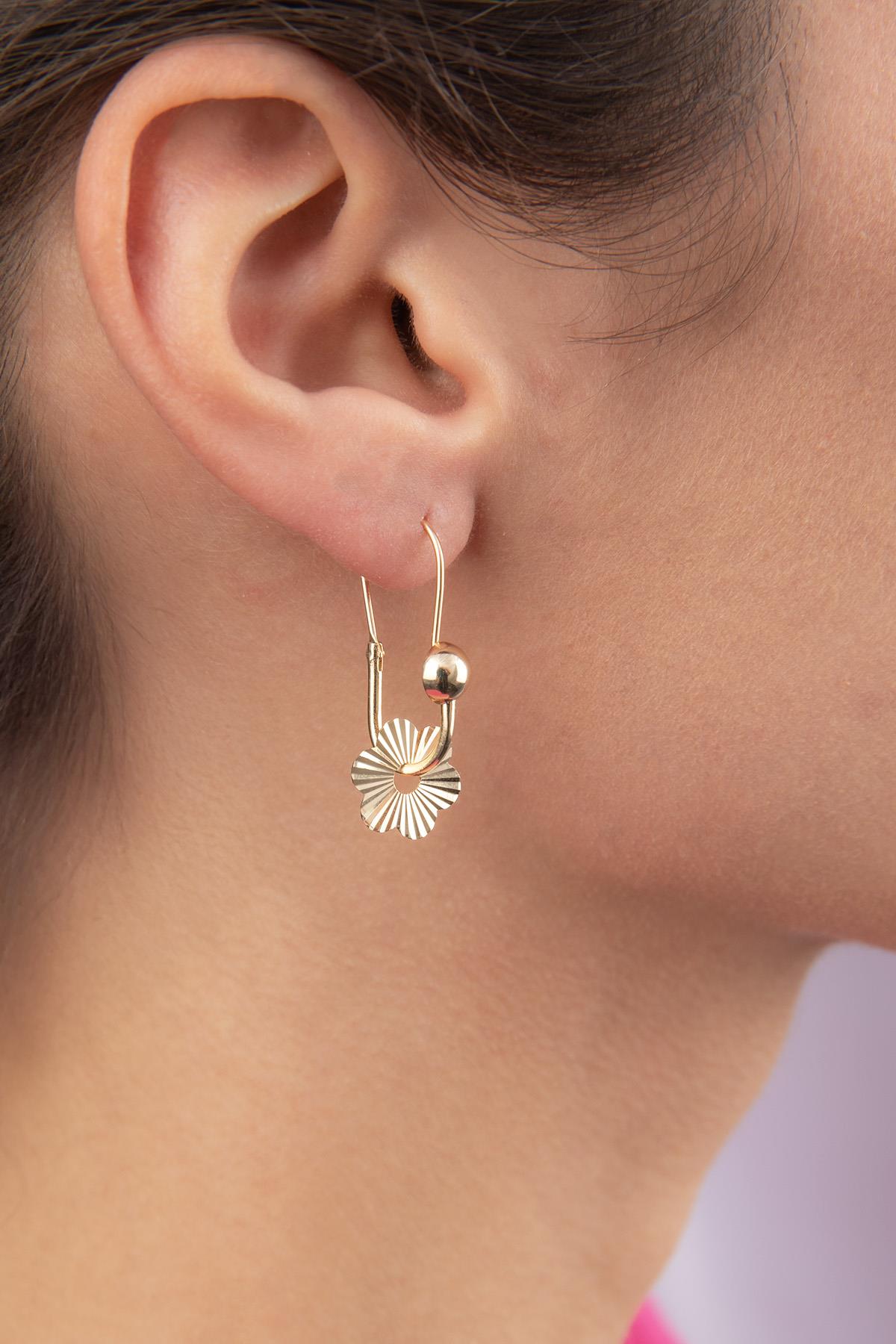 14K Gold Shaining Daisy Earrings