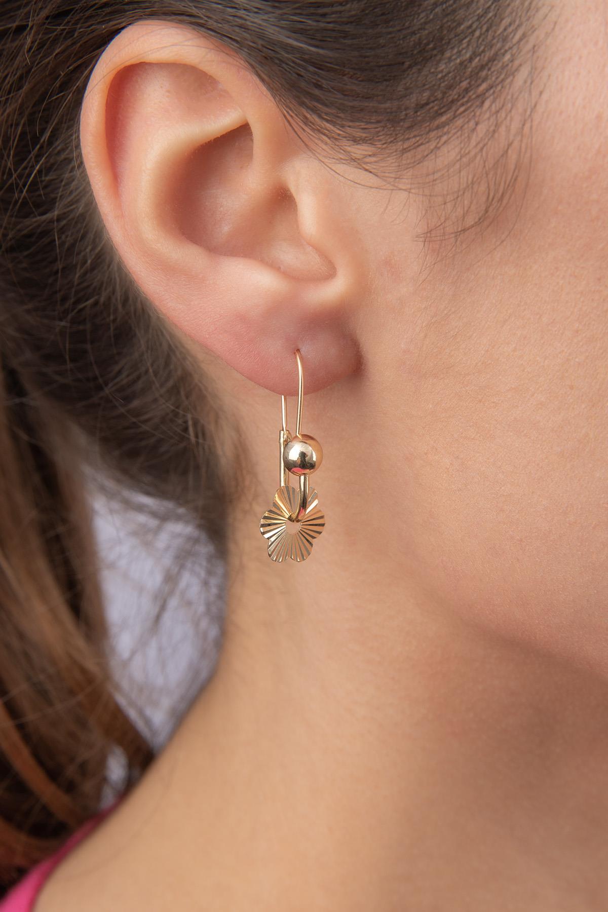 14K Gold Shaining Daisy Earrings