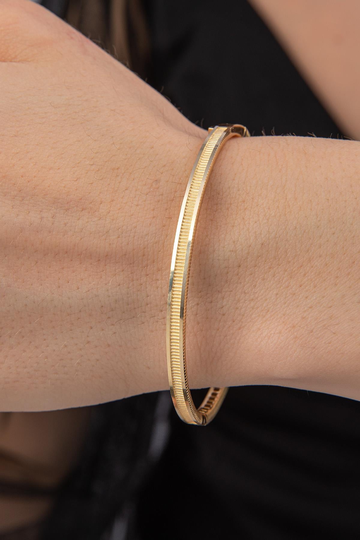 14K Gold Shiny Bracelet