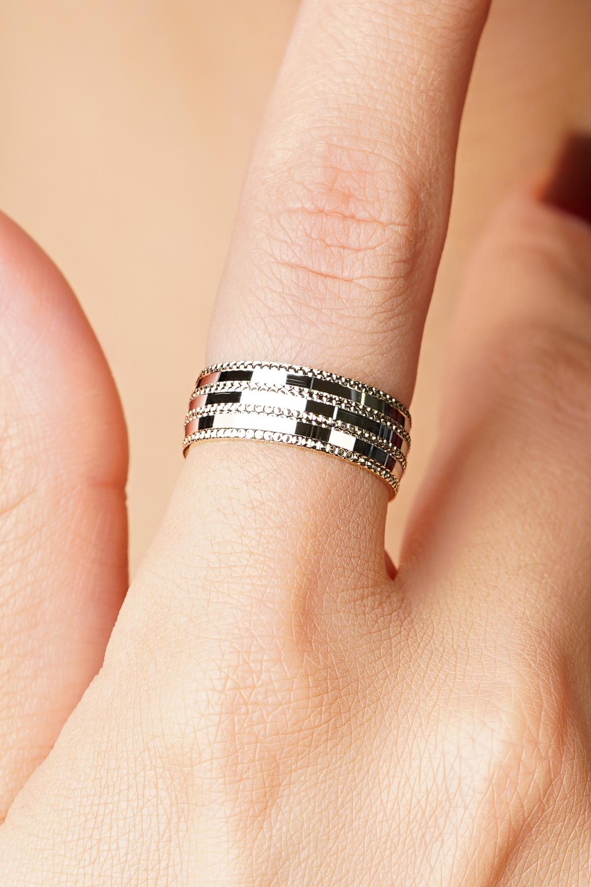 14K Gold Sincero Wedding Band