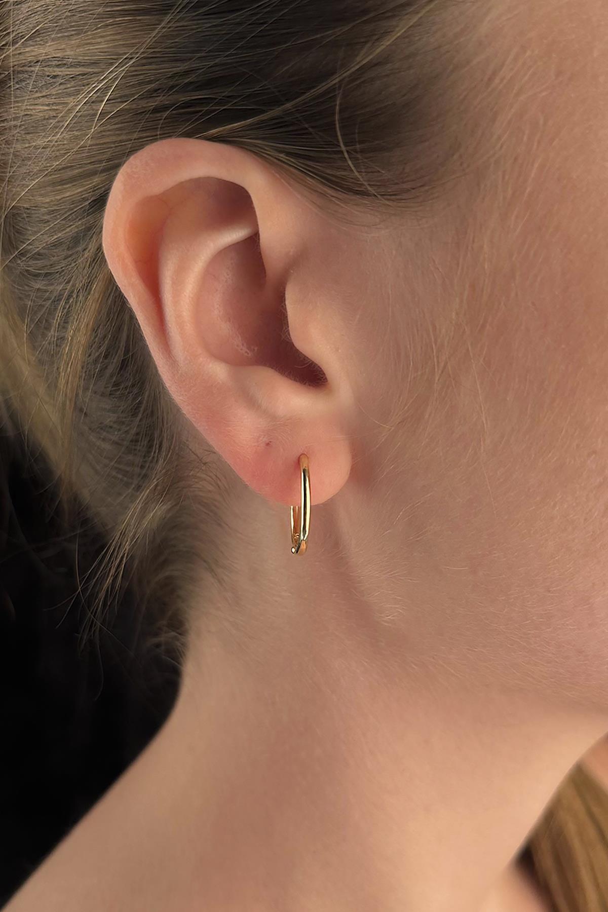 14K Gold Slim Medium Hoop Earrings