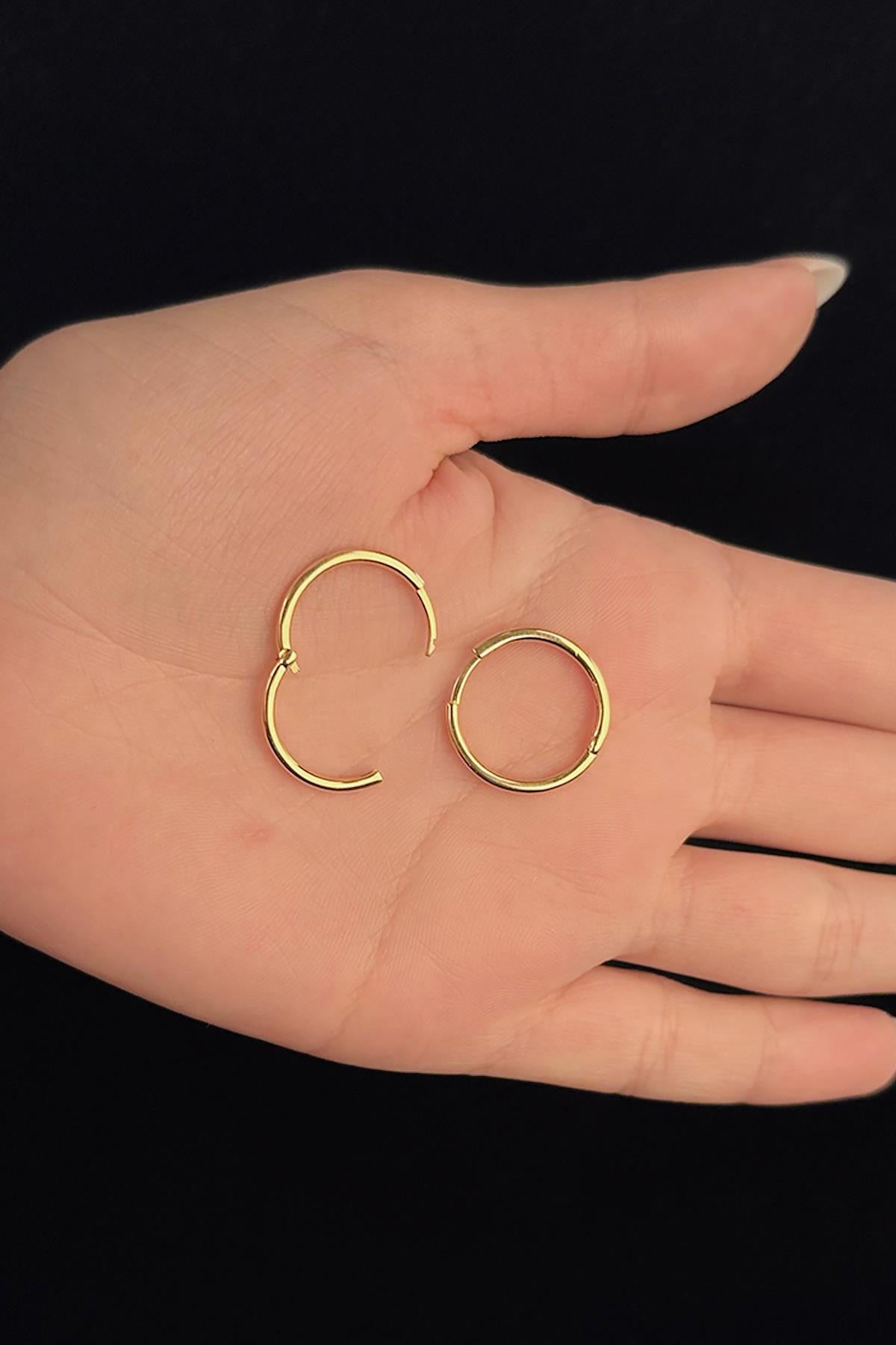 14K Gold Slim Medium Hoop Earrings