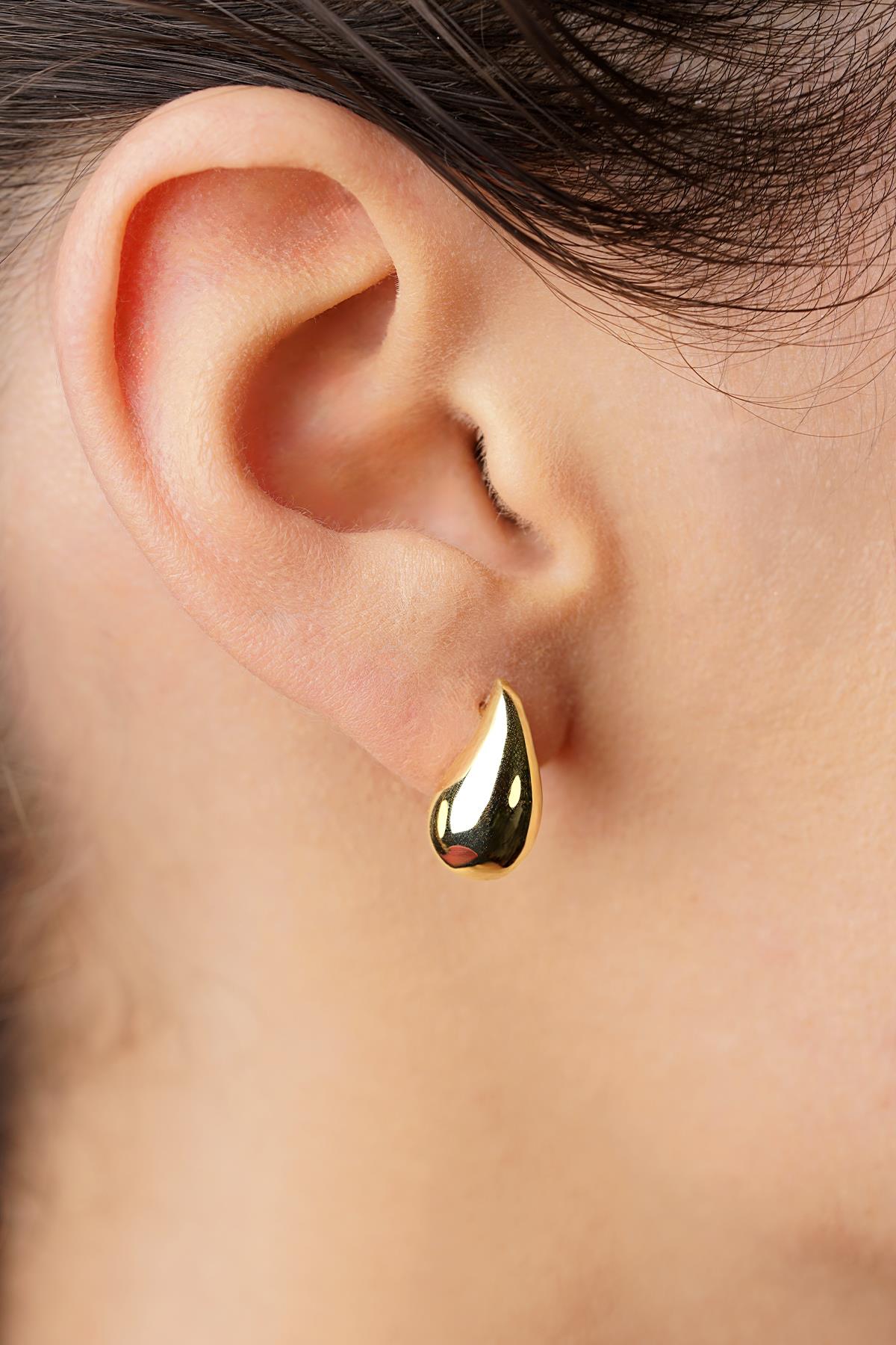 14K Gold Small Drop Shape Earrings