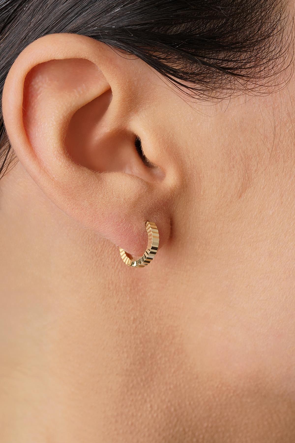 14K Gold Small Textured Hoop Earrings