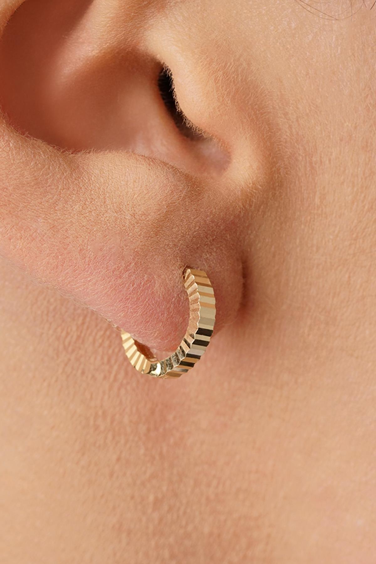 14K Gold Small Textured Hoop Earrings