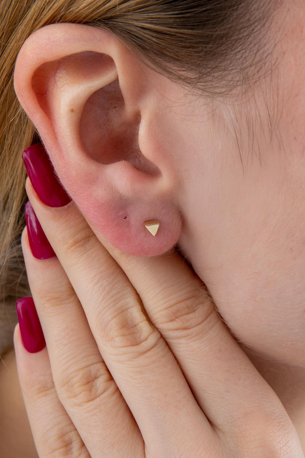 14K Gold Small Triangle Shape Stud Earrings