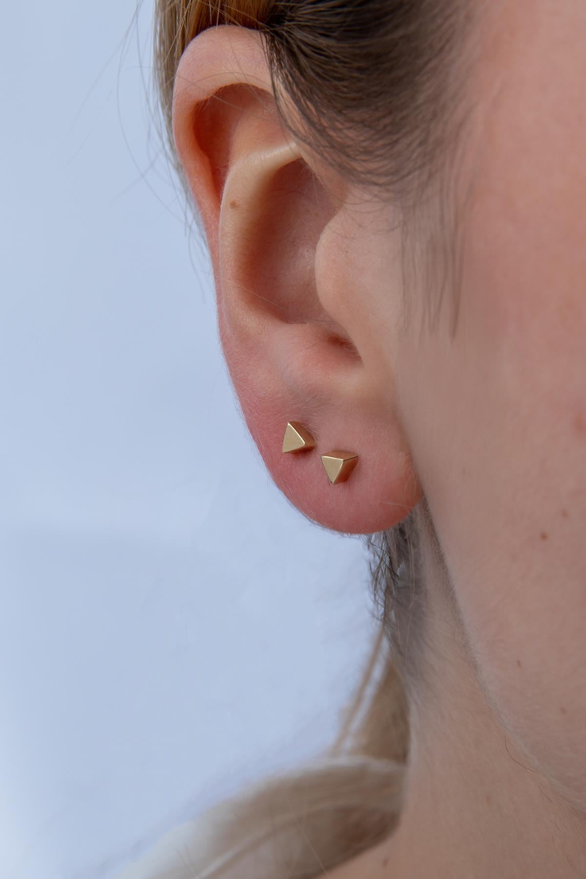 14K Gold Small Triangle Shape Stud Earrings