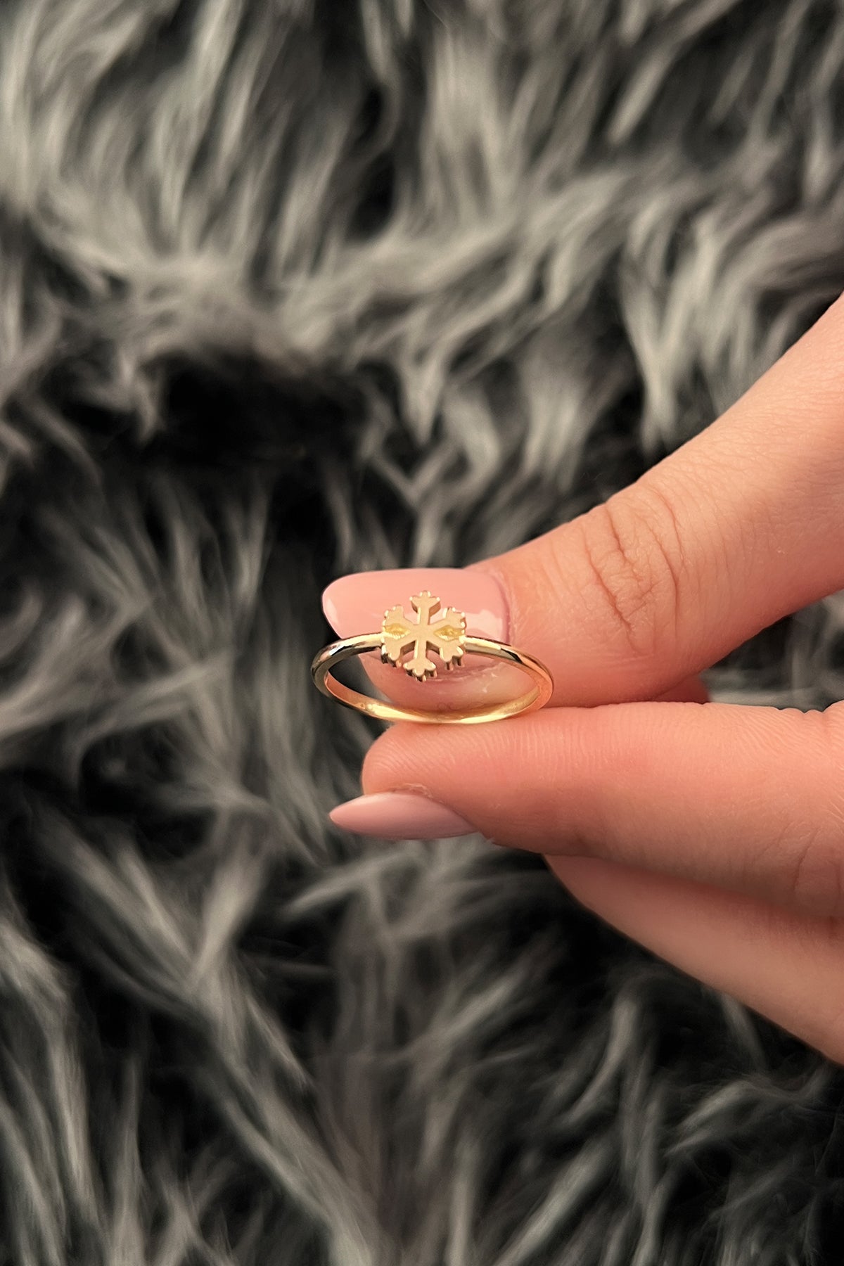 14K Gold Snowflake Shaped Ring